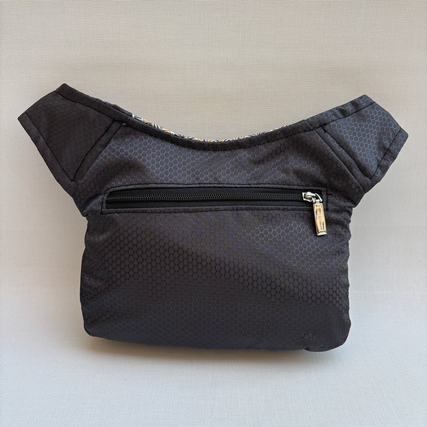 Riñonera "Special Black & Geometric" + Bolsillo trasero · Impermeable ·Pieza Única Núm. 18662