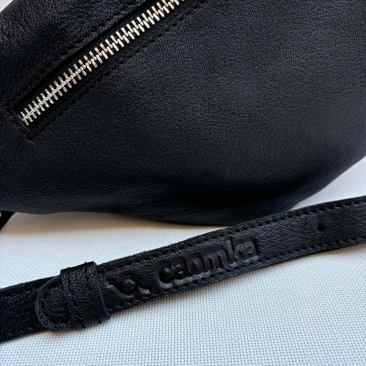 Premium Retro Chic Black · Piel · Pieza Exclusiva Núm. 16032