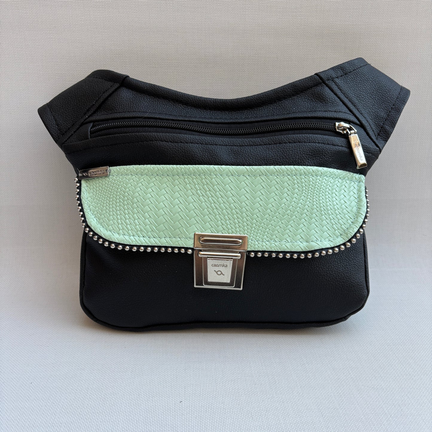 Riñonera "Special Black & Green Soft" + Bolsillo trasero · Polipiel · Pieza Única Núm. 18695
