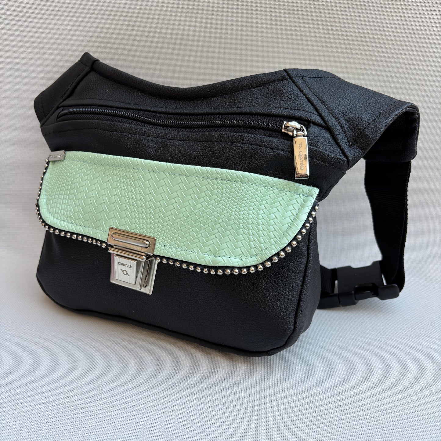 Riñonera "Special Black & Green Soft" + Bolsillo trasero · Polipiel · Pieza Única Núm. 18695