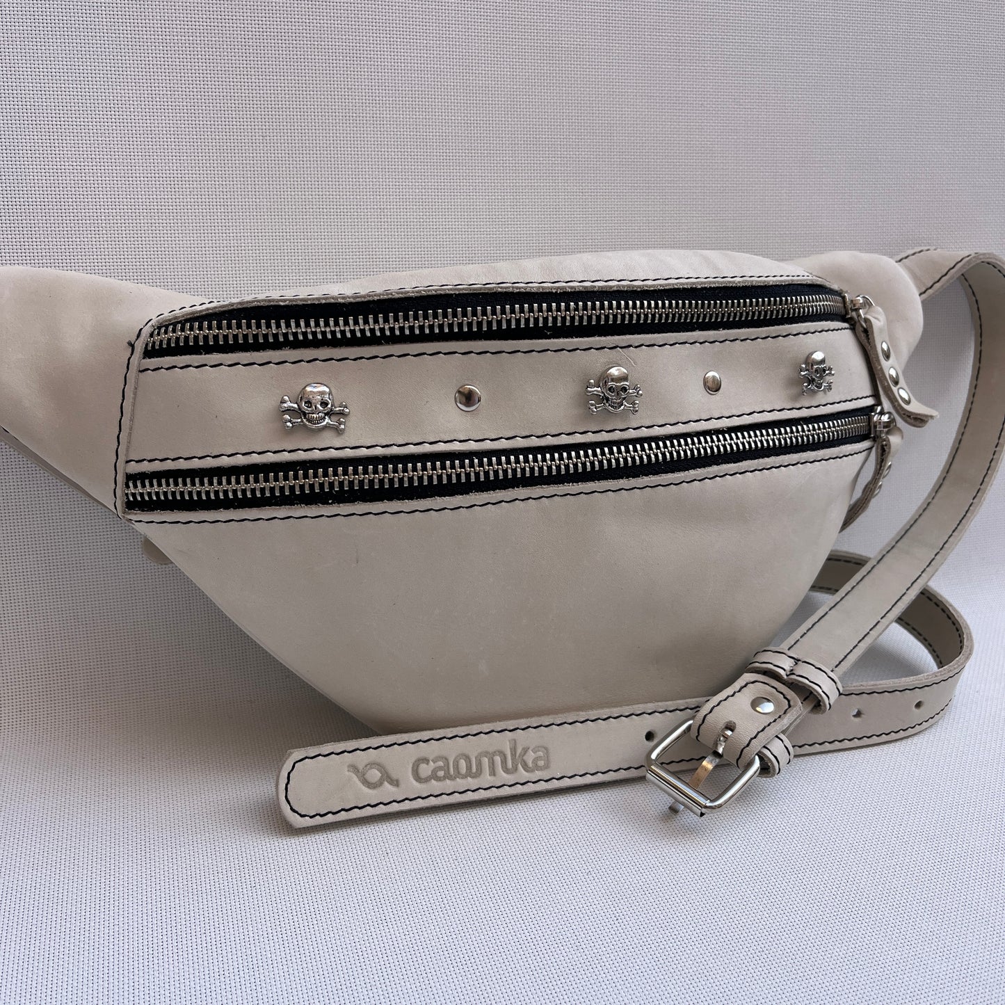 Premium Retro Chic Skulls · Piel - Cuero · Pieza Exclusiva Núm. 15133