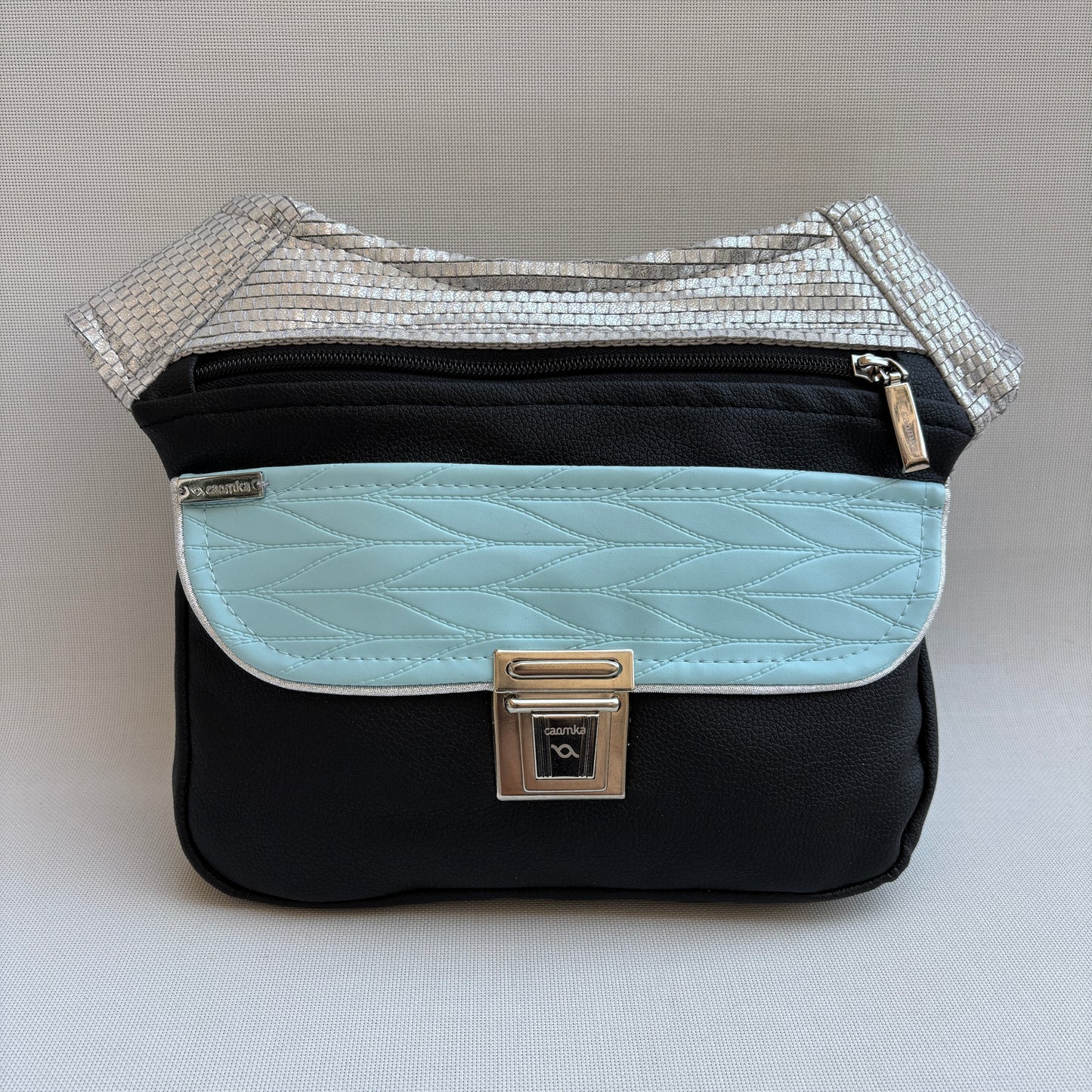 (-30%) TARA Riñonera "Special Black & Sky Silver" + Bolsillo trasero · Polipiel · Pieza Única Núm. 18696