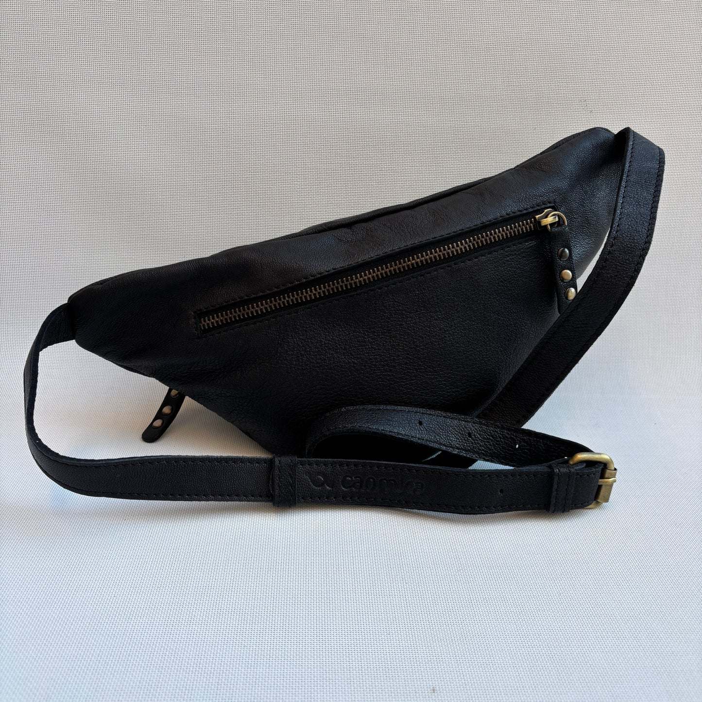 Riñonera "Special Premium Retro Chic Black" · Piel · Pieza Exclusiva Núm. 16871