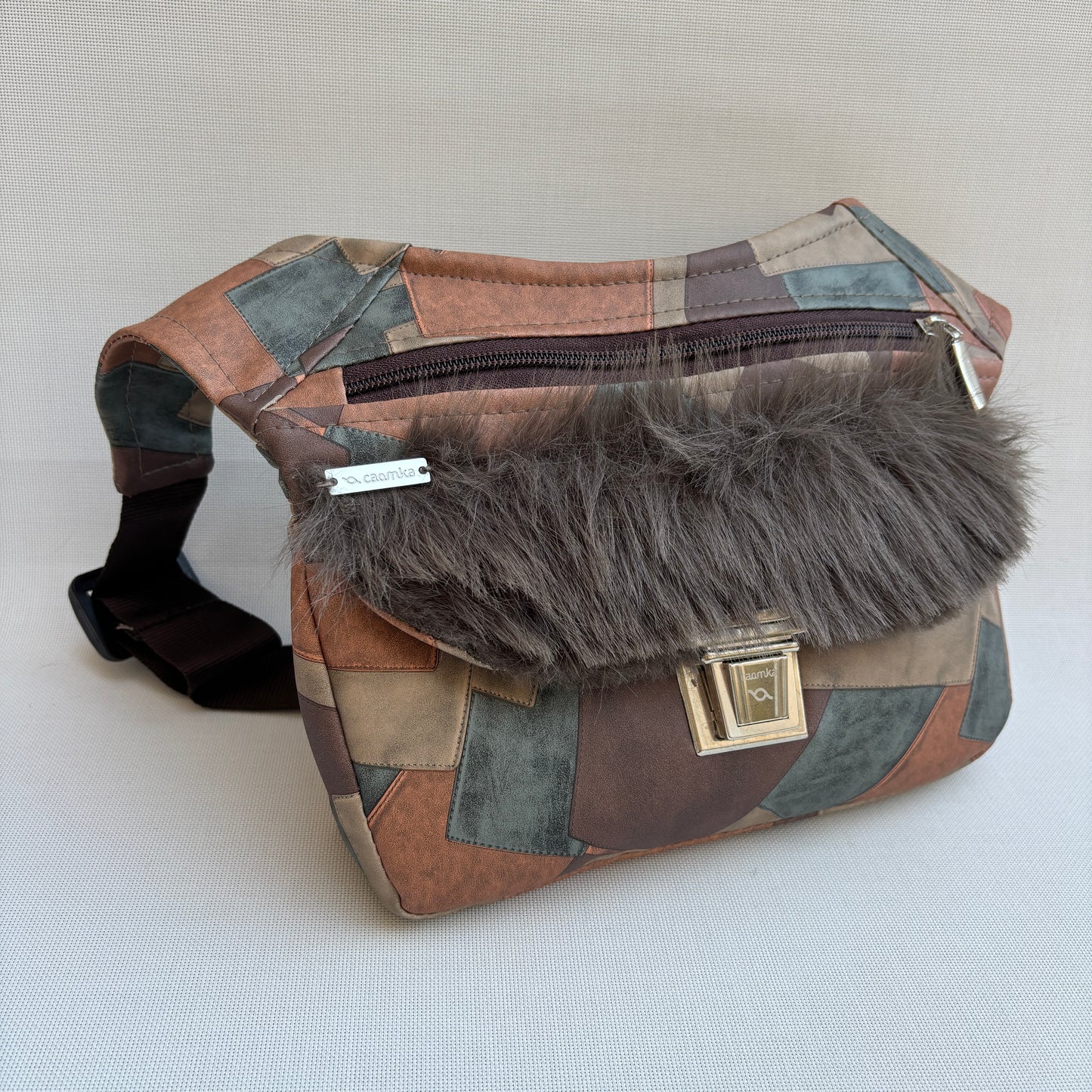 Riñonera "Special Patchwork Feline" · Polipiel + Bolsillo trasero · Pieza Única Núm. 18324