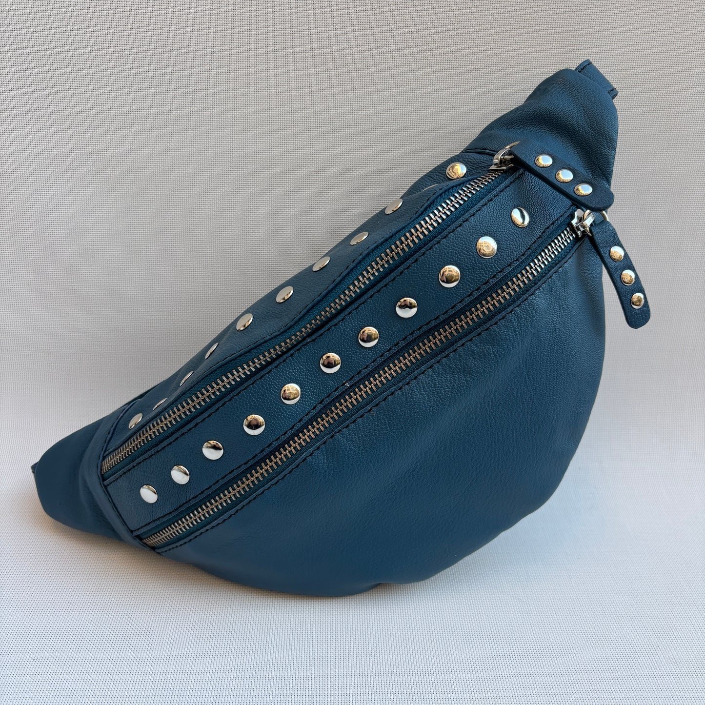 Premium Retro Chic Grün BioCuir® Naturleder Exklusivstück Nr. 12639