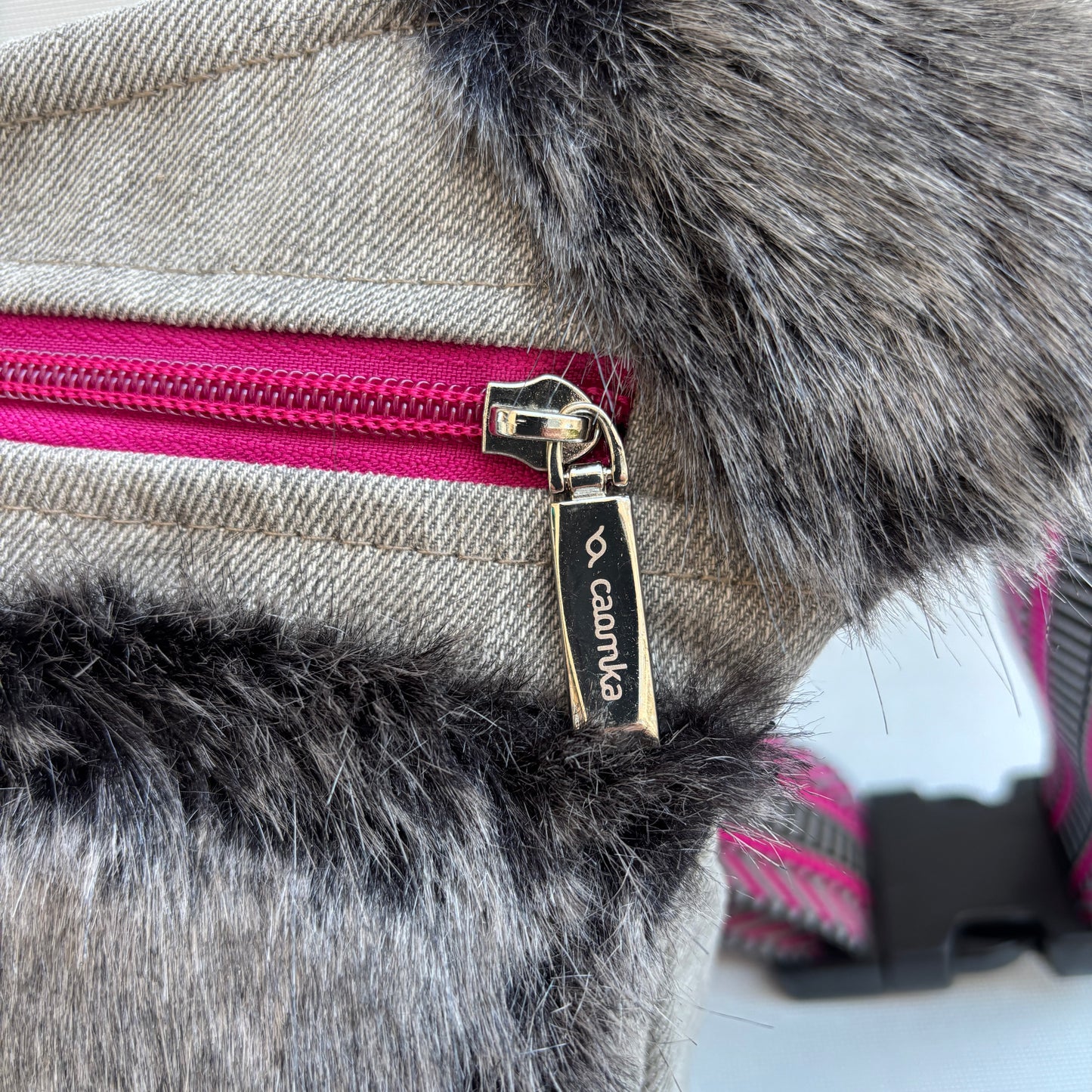 Riñonera ♻️ Jeans Recycled Top ♻️ + Bolsillo trasero con cremallera · Pieza Única Núm. 18333