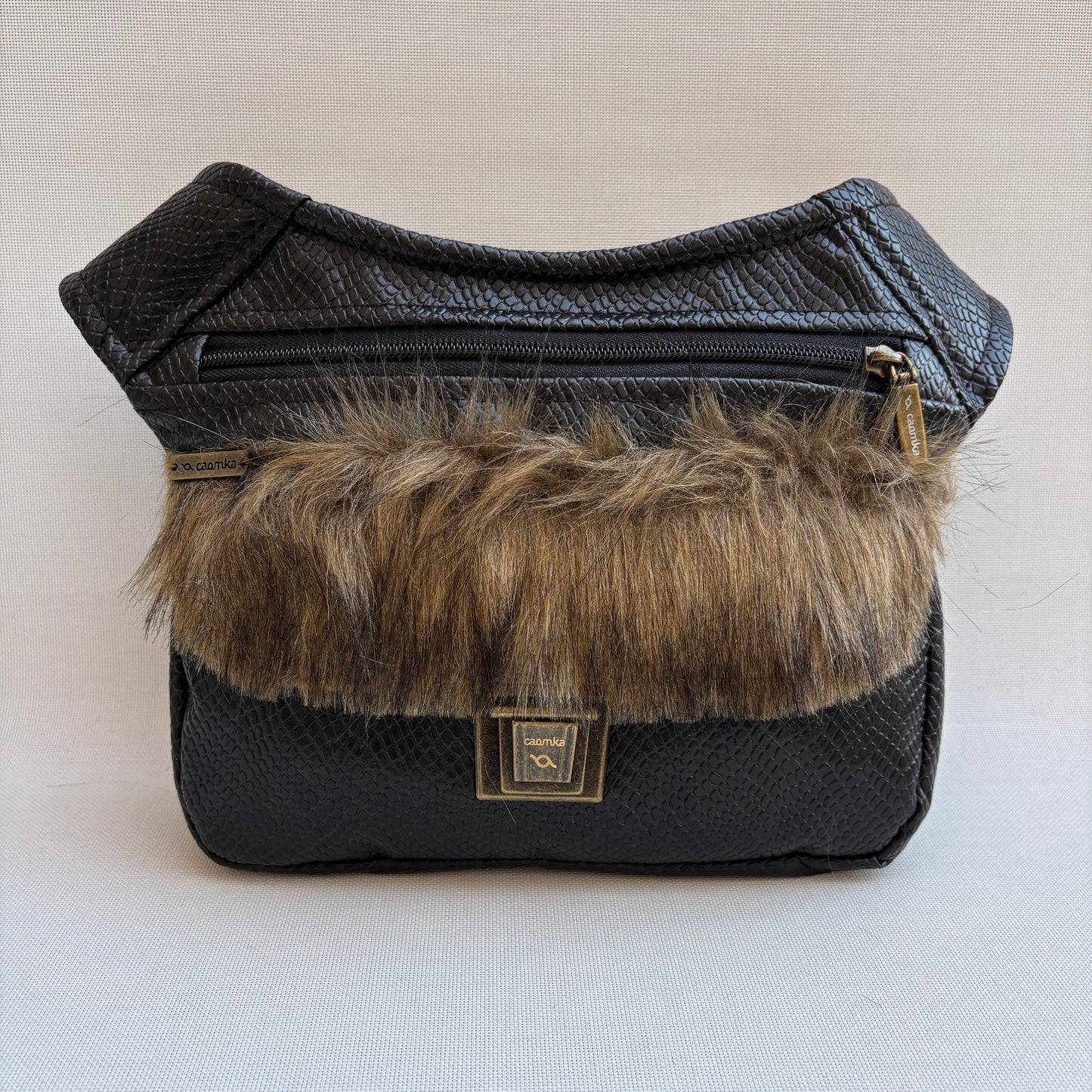 Riñonera "Special Elegant Feline" · Polipiel + Bolsillo trasero · Pieza Única Núm. 18323