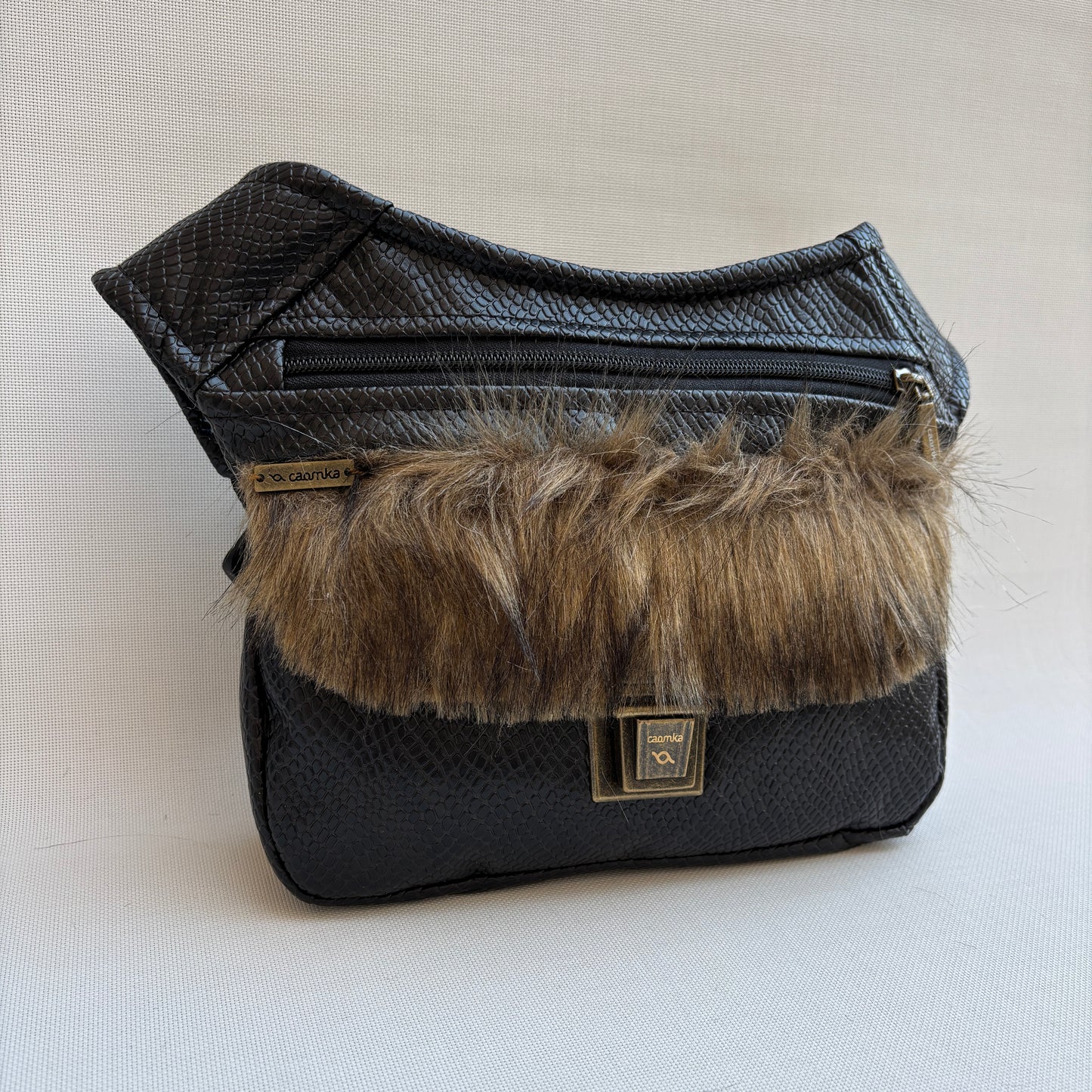 Riñonera "Special Elegant Feline" · Polipiel + Bolsillo trasero · Pieza Única Núm. 18323