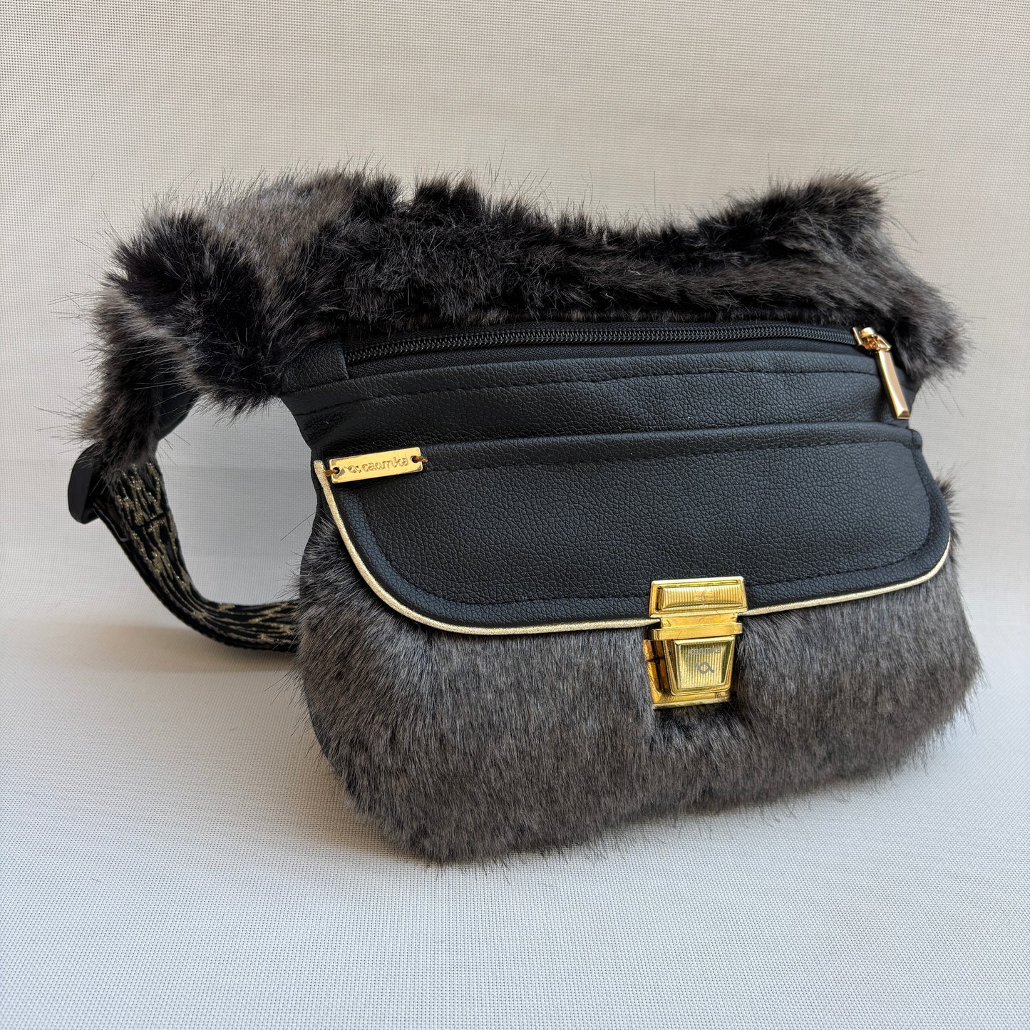 Riñonera "Súper Elegant Luxury Feline Soft Touch Top" · Polipiel · Pieza Única Núm. 18322