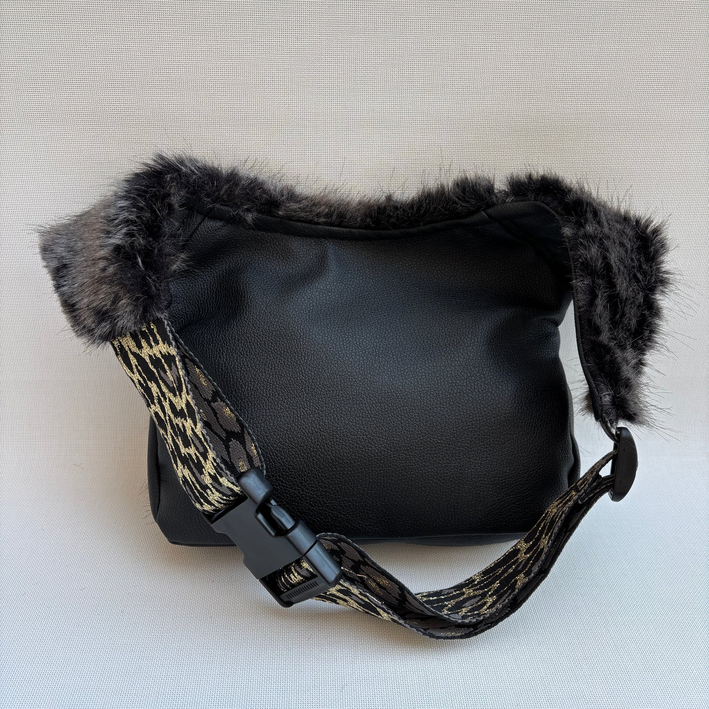 Riñonera "Súper Elegant Luxury Feline Soft Touch Top" · Polipiel · Pieza Única Núm. 18322