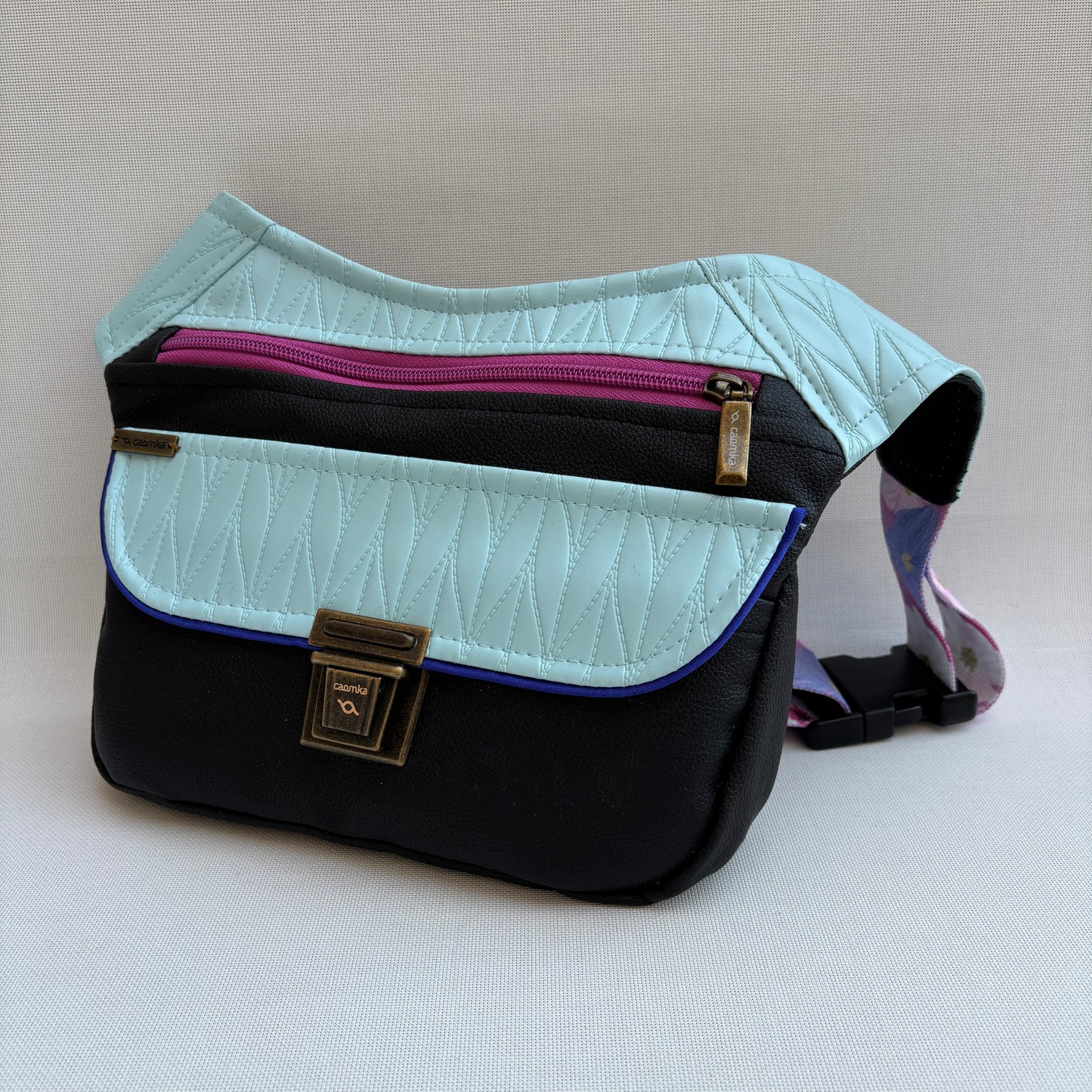 Riñonera "Special Fantasy Black Top" + Bolsillo trasero · Polipiel · Pieza Única Núm. 18367