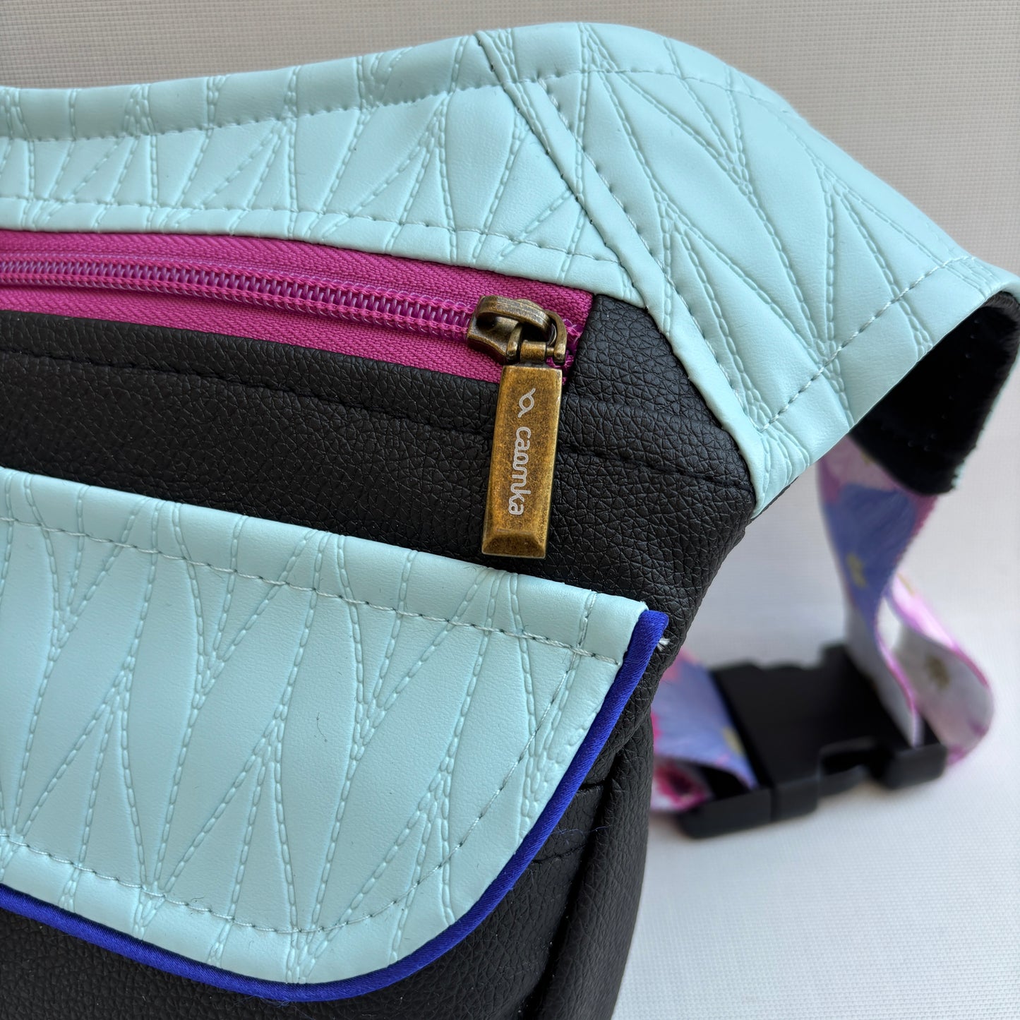 Riñonera "Special Fantasy Black Top" + Bolsillo trasero · Polipiel · Pieza Única Núm. 18367