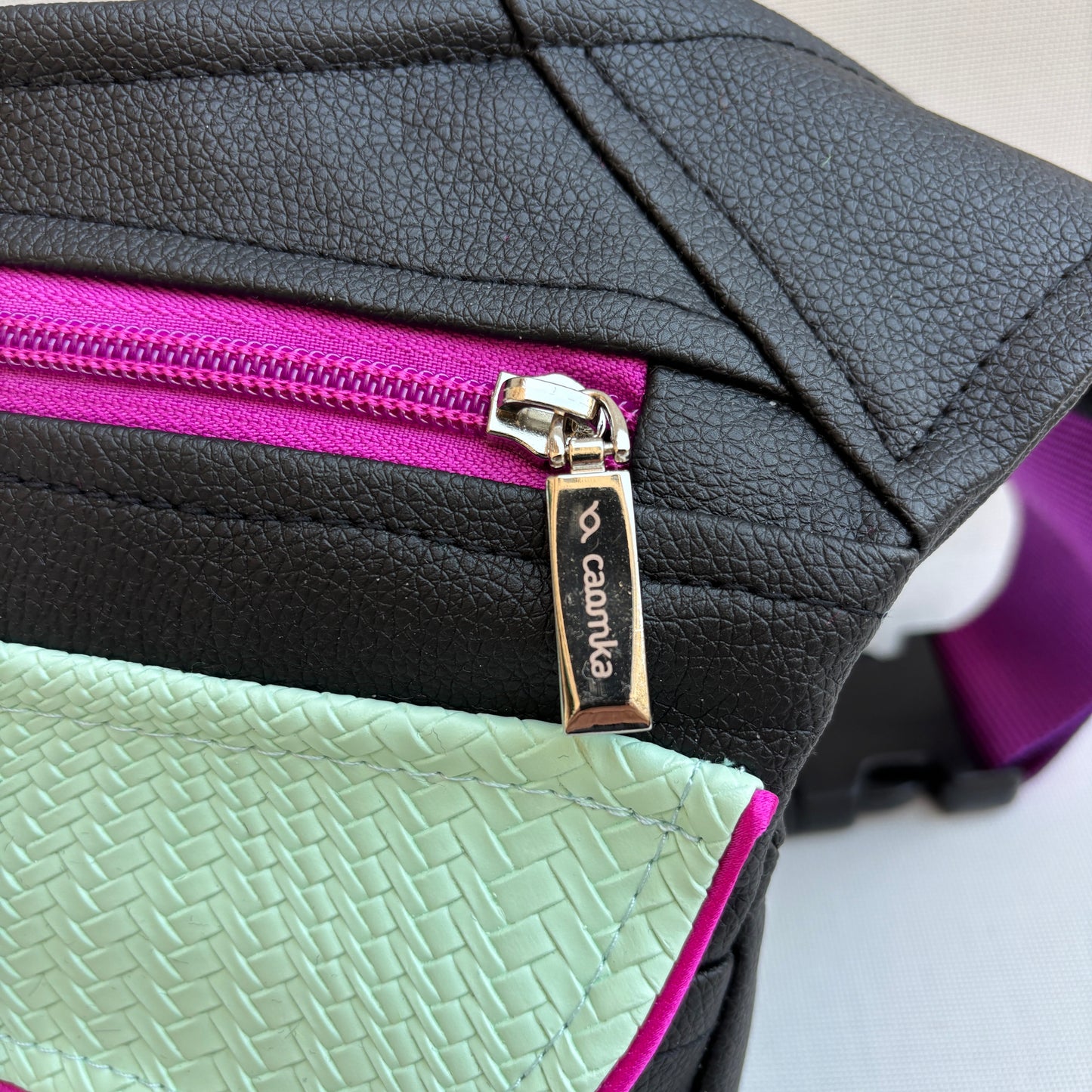 Riñonera "Special Black Fantasy" · Polipiel · Pieza Única Núm. 18365