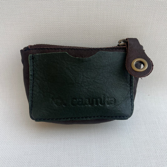 Monedero Wink CAOMKA · Piel natural BioCuir® · Pieza Exclusiva Núm. 14372