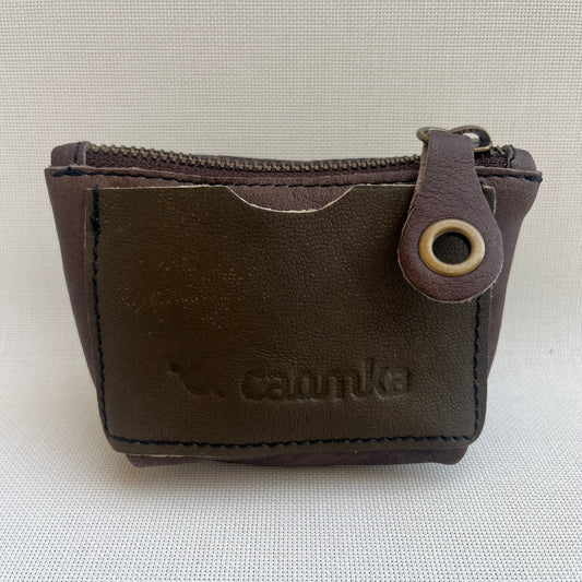 Monedero Wink CAOMKA · Piel natural BioCuir® · Pieza Exclusiva Núm. 14371