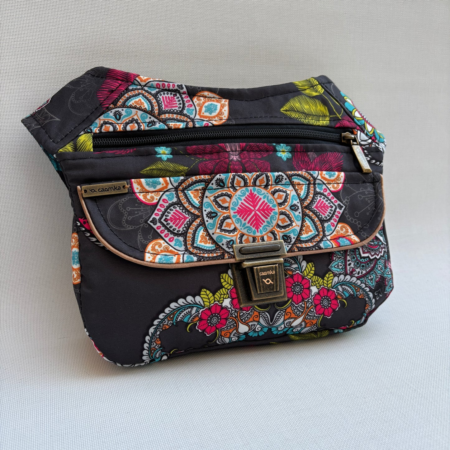 Riñonera "Special Mandalas" · Impermeable · Pieza Única Núm. 18388