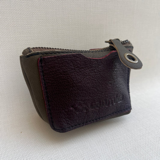 Monedero Wink CAOMKA · Piel natural BioCuir® · Pieza Exclusiva Núm. 14369