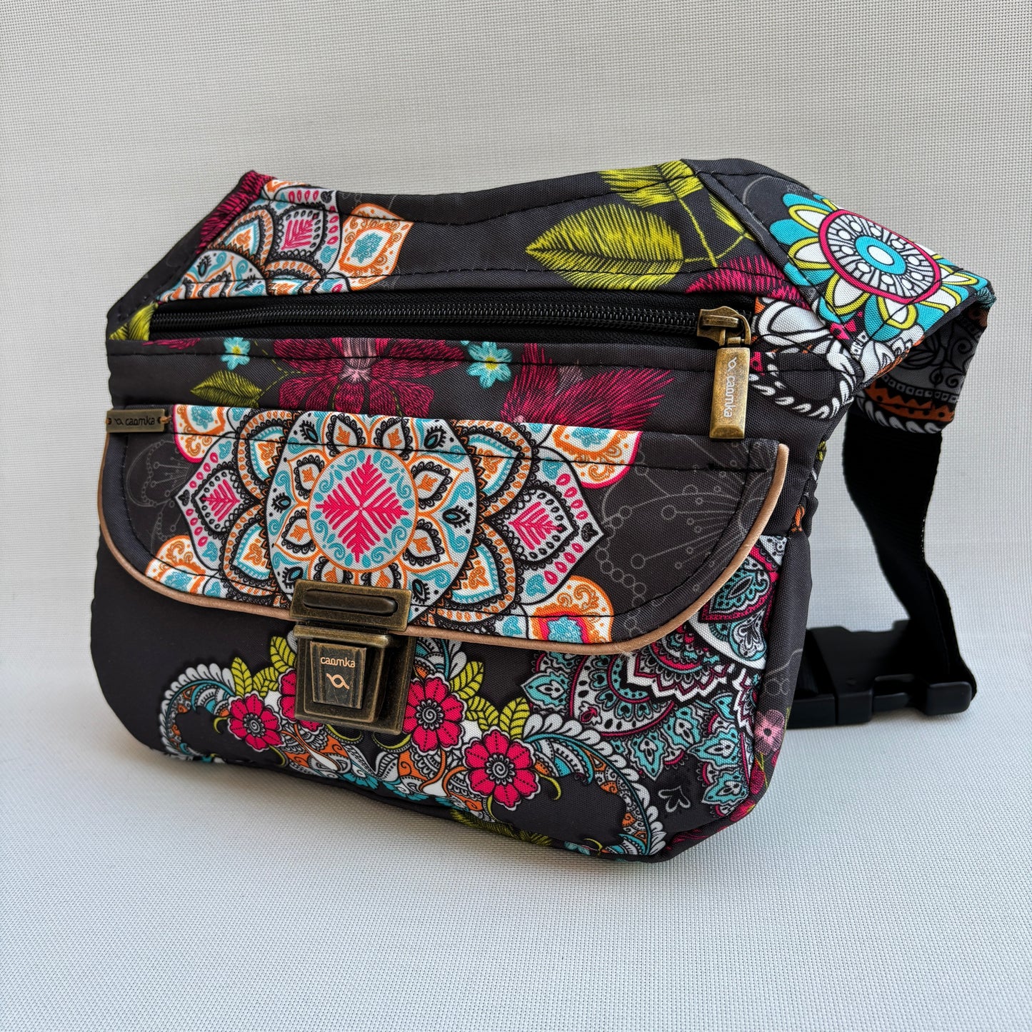 Riñonera "Special Mandalas" · Impermeable · Pieza Única Núm. 18388