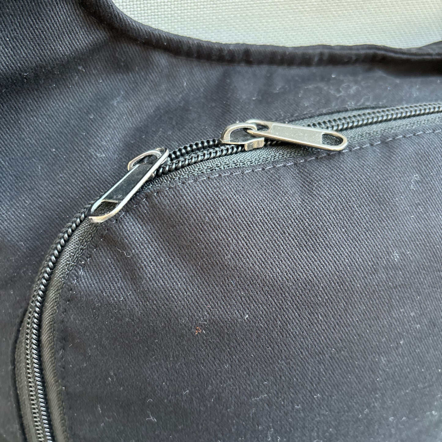 Mochila Multibolsillos "Sagarmatha" · Black Winter · Pieza 18331