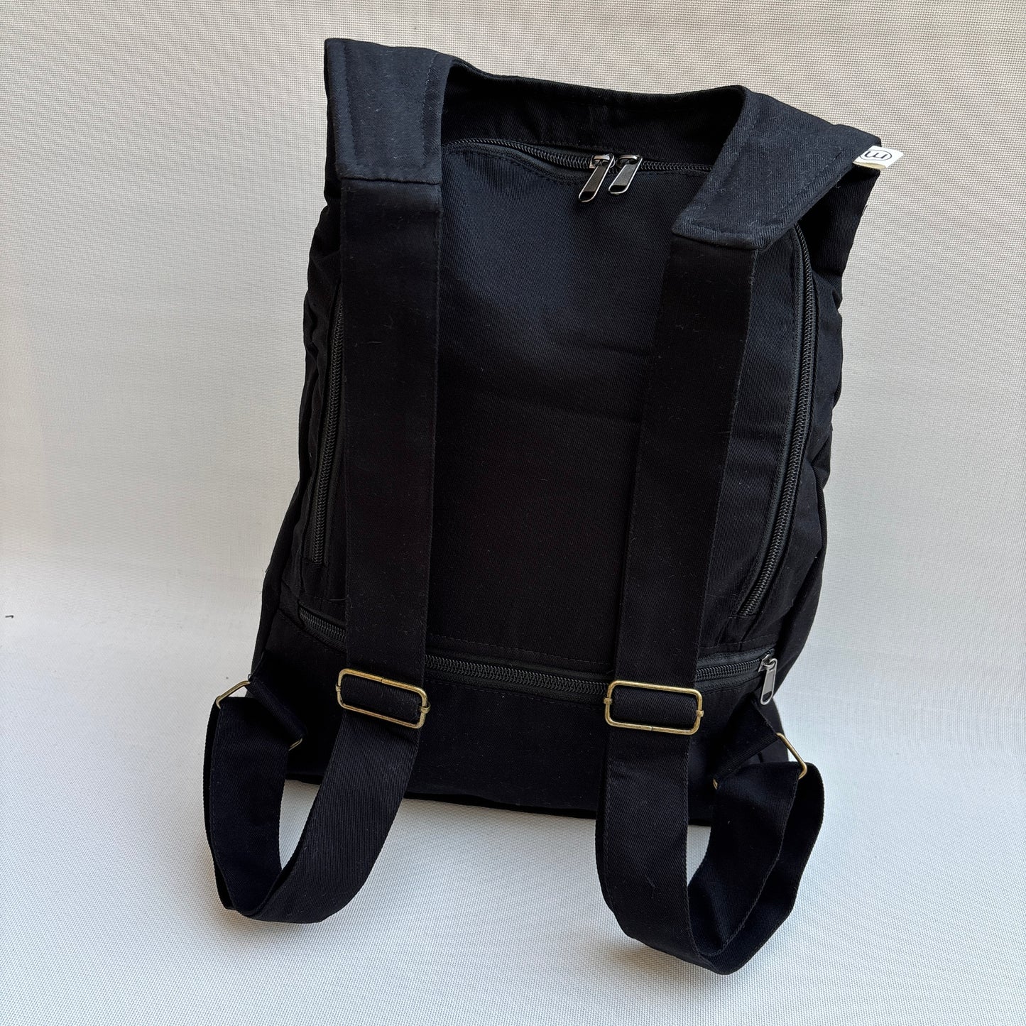 Mochila Multibolsillos "Sagarmatha" · Black Winter II · Pieza 18332