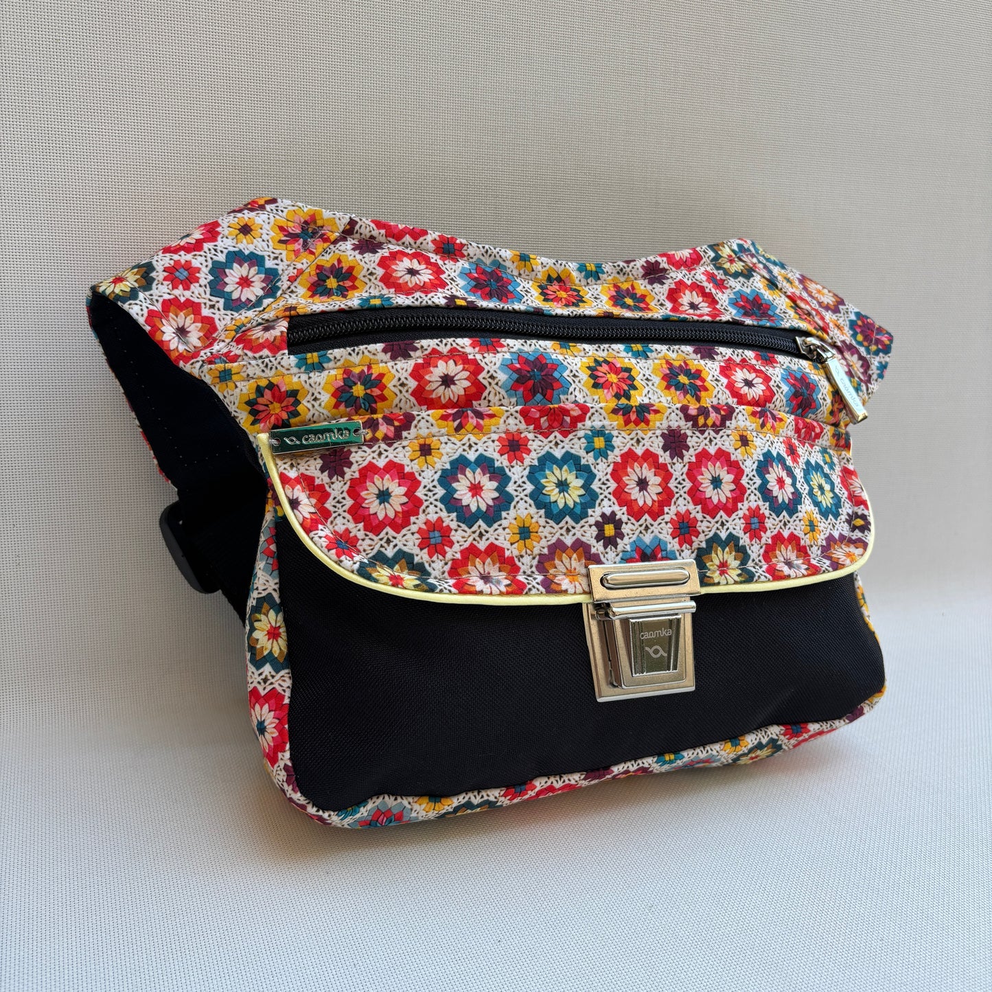 Riñonera "Special Flower Power" + Bolsillo trasero · Pieza Única Núm. 19243
