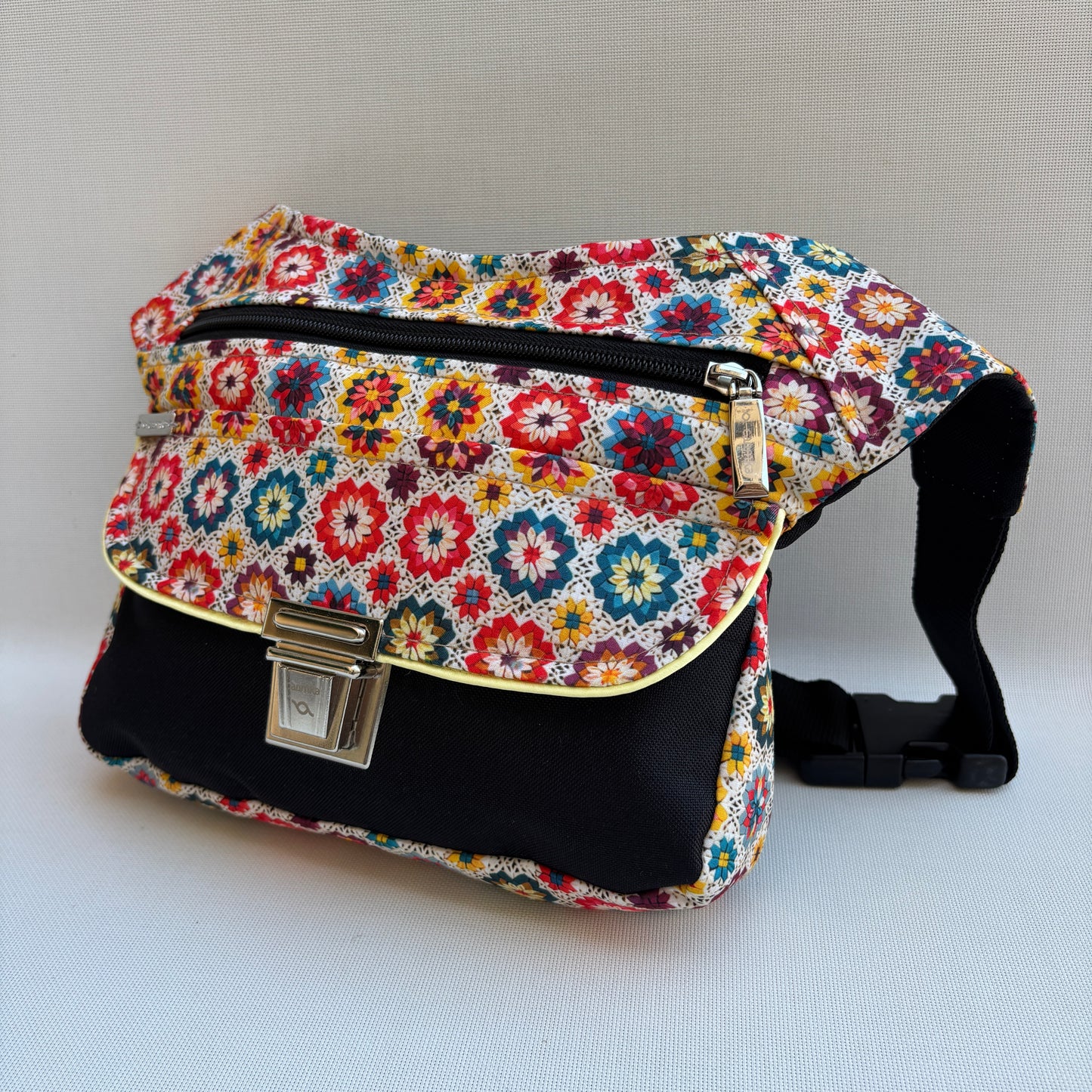 Riñonera "Special Flower Power" + Bolsillo trasero · Pieza Única Núm. 19243