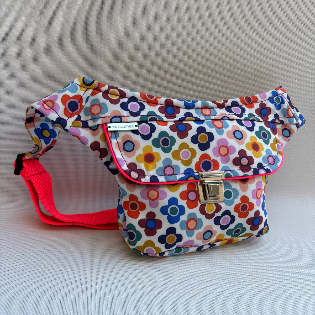 Riñonera Mini "Special Flowers" + Bolsillo trasero extra · Pieza Única Núm. 19594