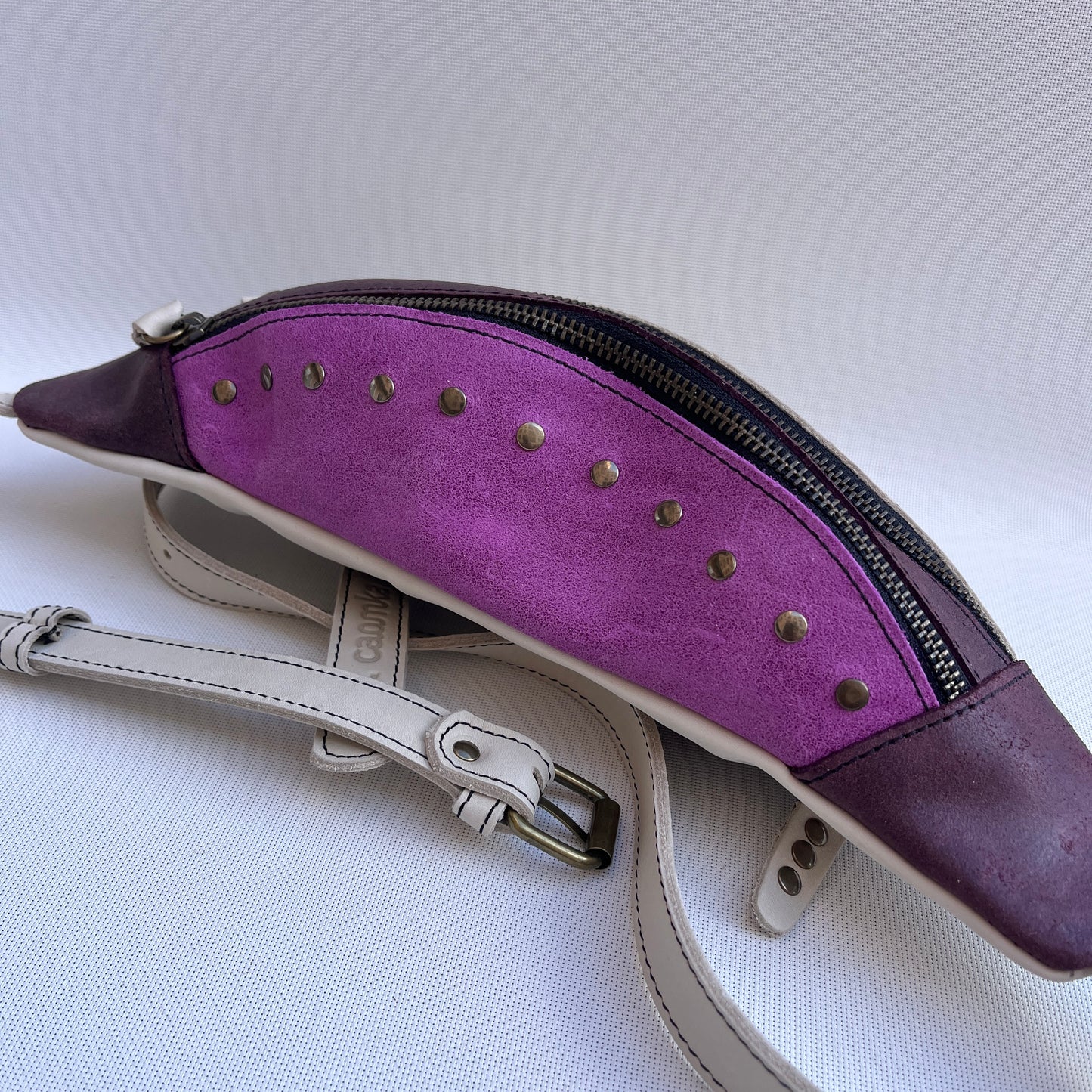 Premium Retro Chic · Piel - Cuero · Pieza Única Núm. 15286