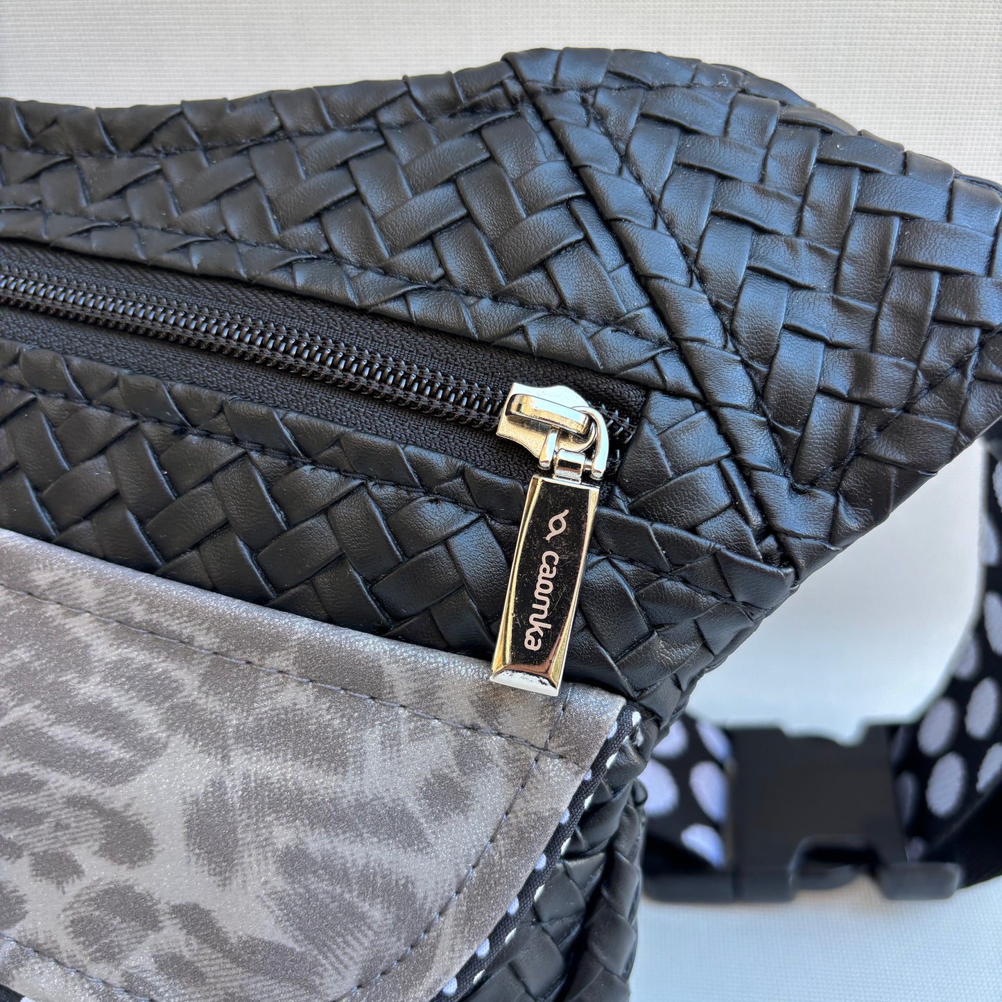 Riñonera "Elegant Black Top" + Bolsillo trasero · Polipiel · Pieza Única Núm. 19393