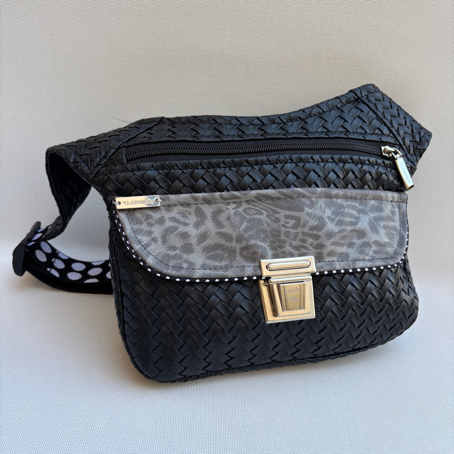 Riñonera "Elegant Black Top" + Bolsillo trasero · Polipiel · Pieza Única Núm. 19393