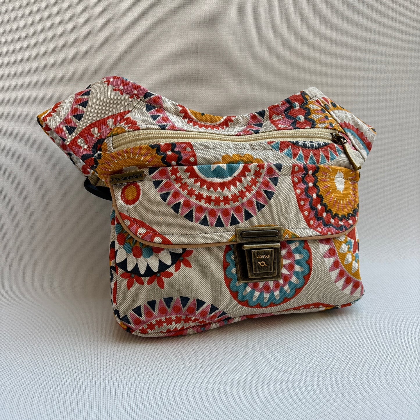 Summer Mandalas · Tela resinada impermeable + Bolsillo trasero extra · Pieza Única Núm. 16169