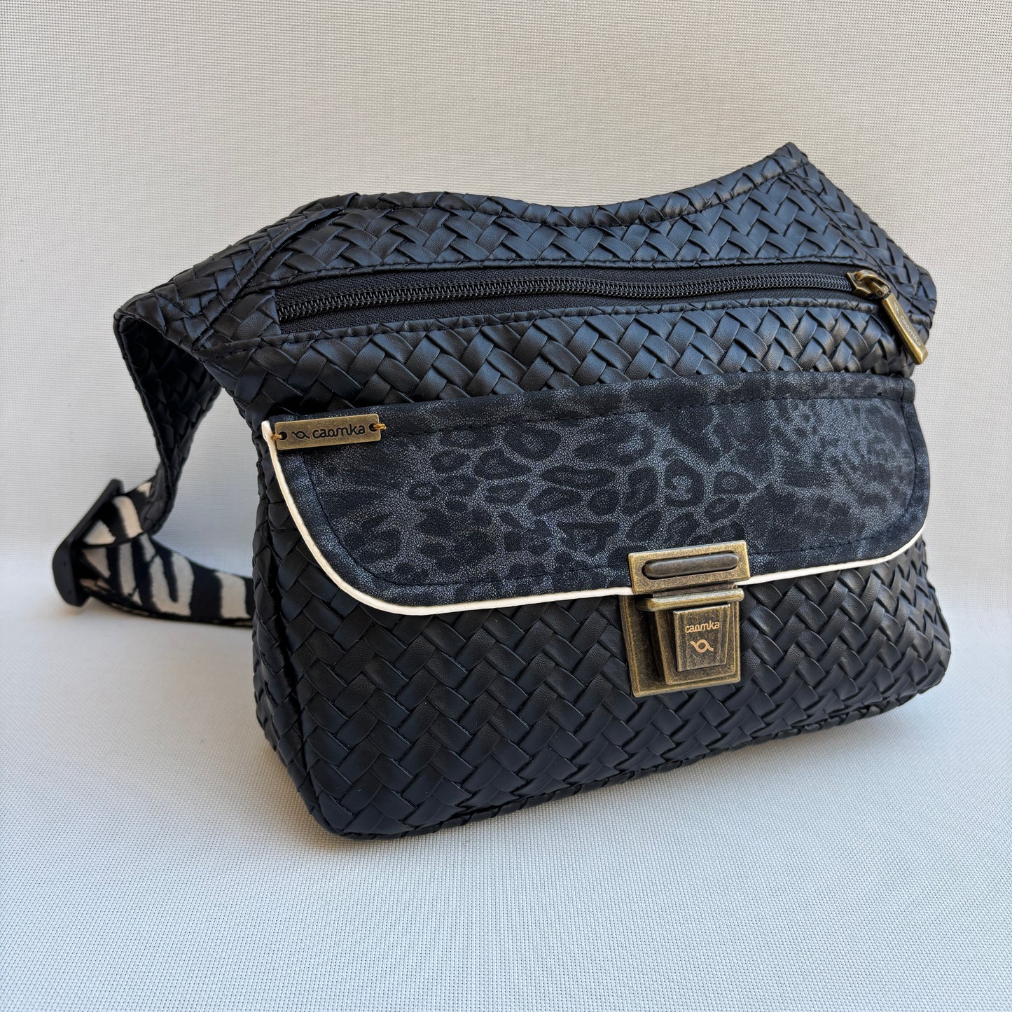 Riñonera "Special Elegant Black Top" · Polipiel + Bolsillo trasero · Pieza Única Núm. 19320