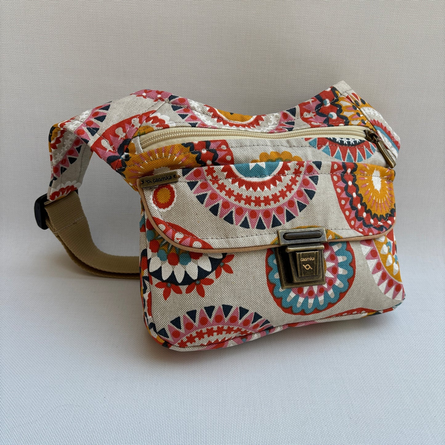 Summer Mandalas · Tela resinada impermeable + Bolsillo trasero extra · Pieza Única Núm. 16169