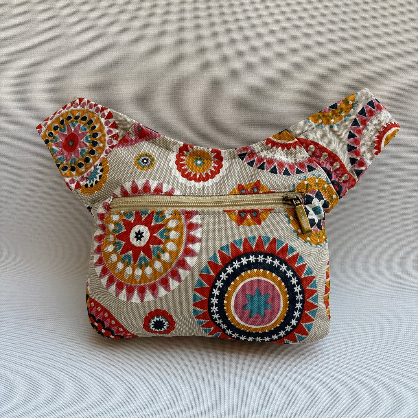 Summer Mandalas · Tela resinada impermeable + Bolsillo trasero extra · Pieza Única Núm. 16169