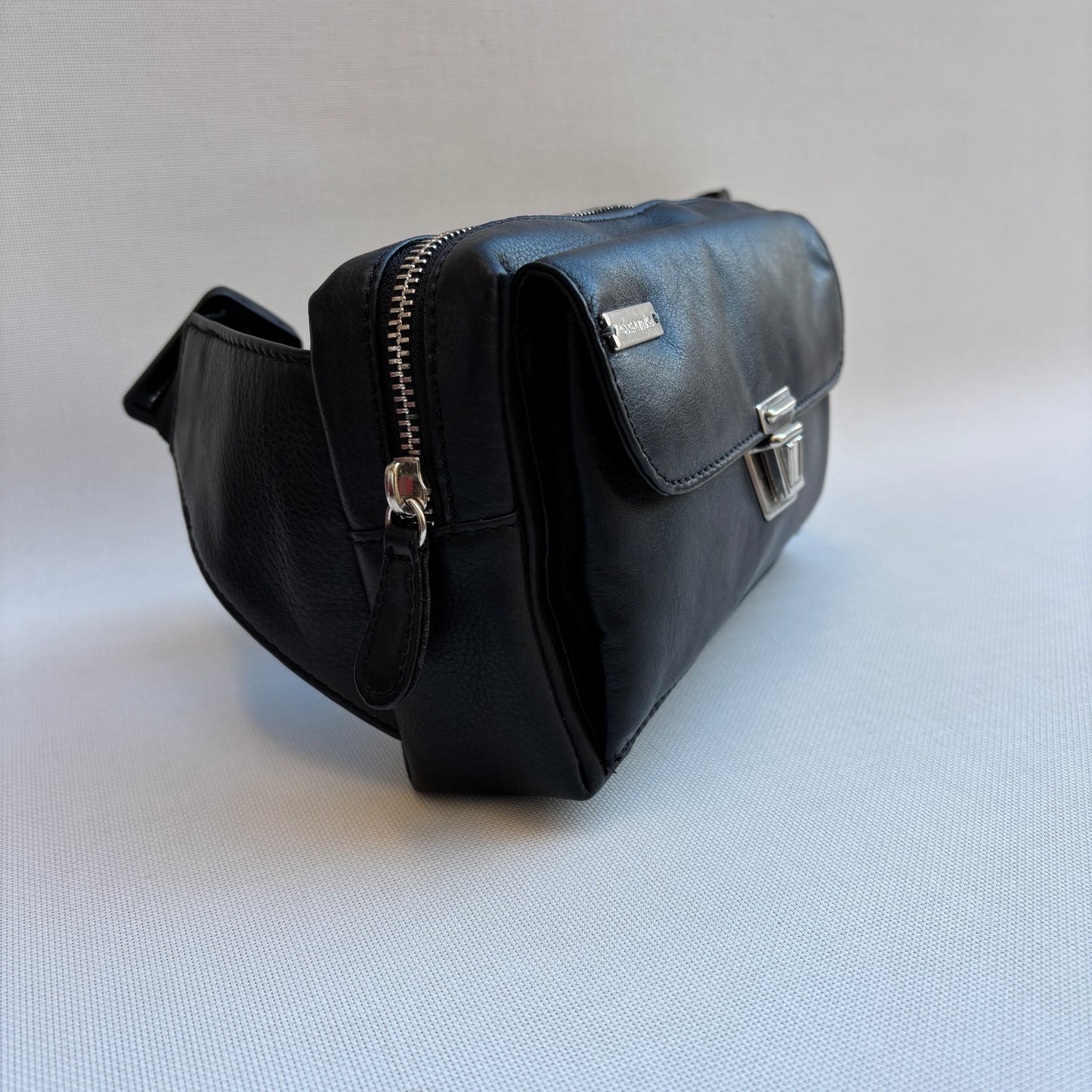 Riñonera Urban Classic · Negro · Piel · Pieza Exclusiva Núm. 18359