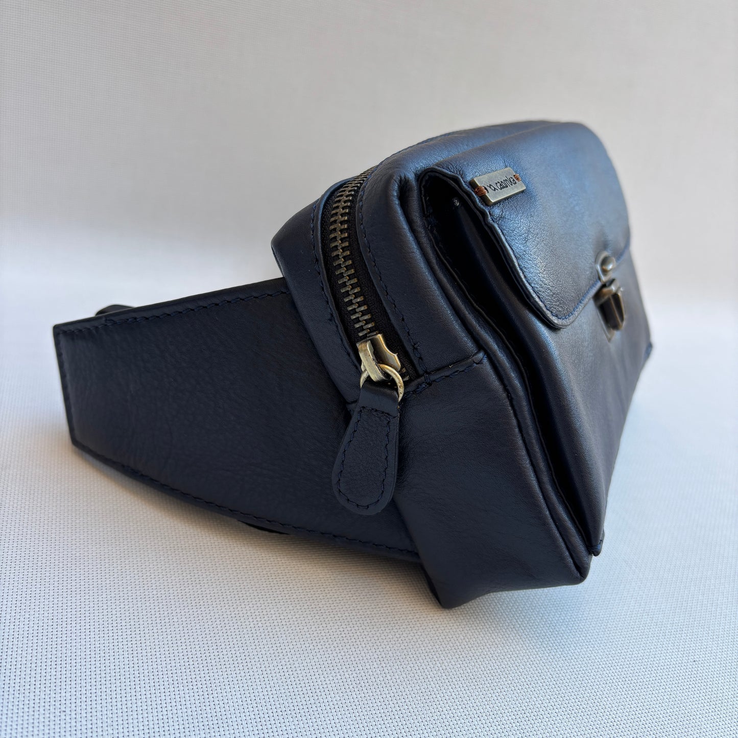 Riñonera Urban Classic · Azul Marino · Piel · Pieza Exclusiva Núm. 18361