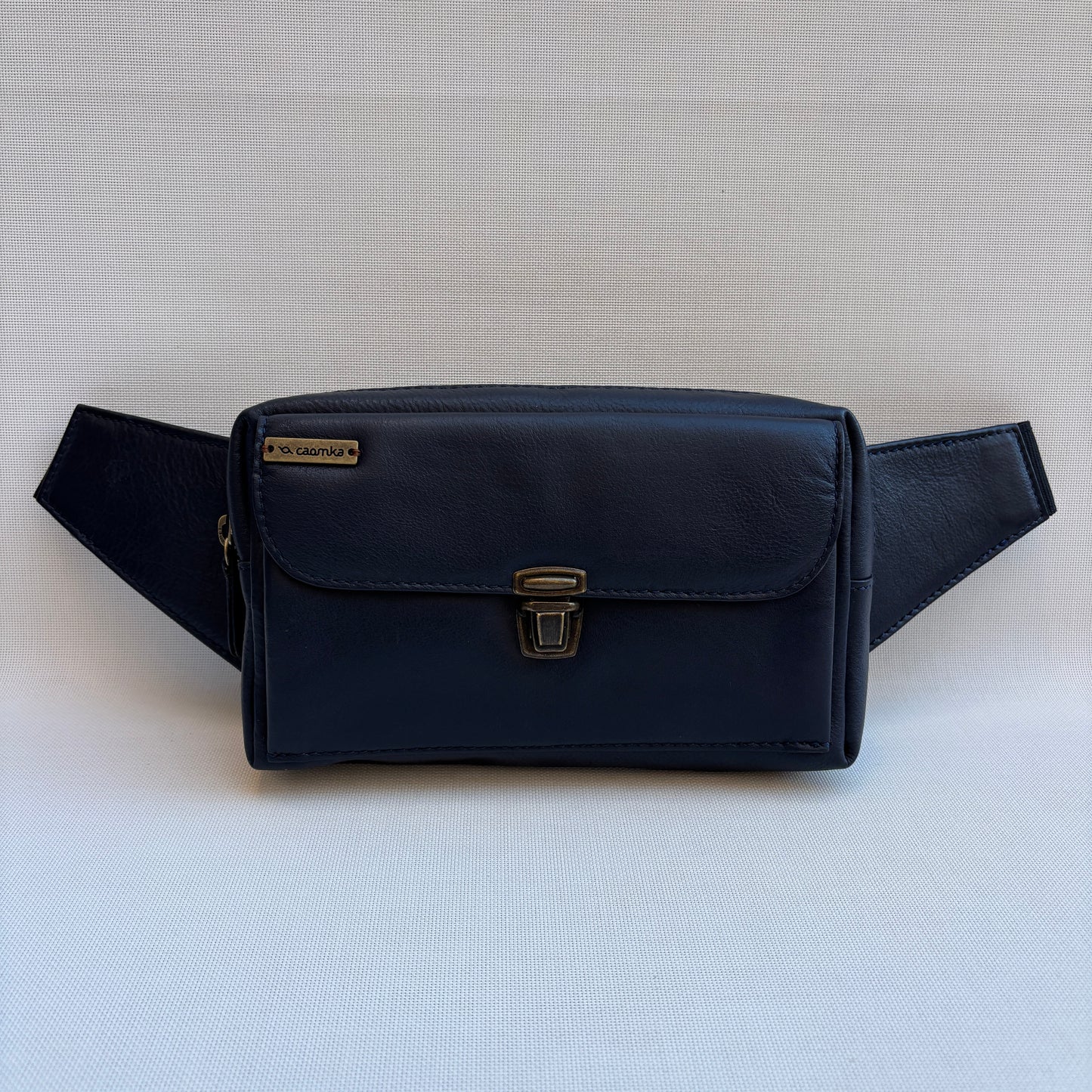 Riñonera Urban Classic · Azul Marino · Piel · Pieza Exclusiva Núm. 18361