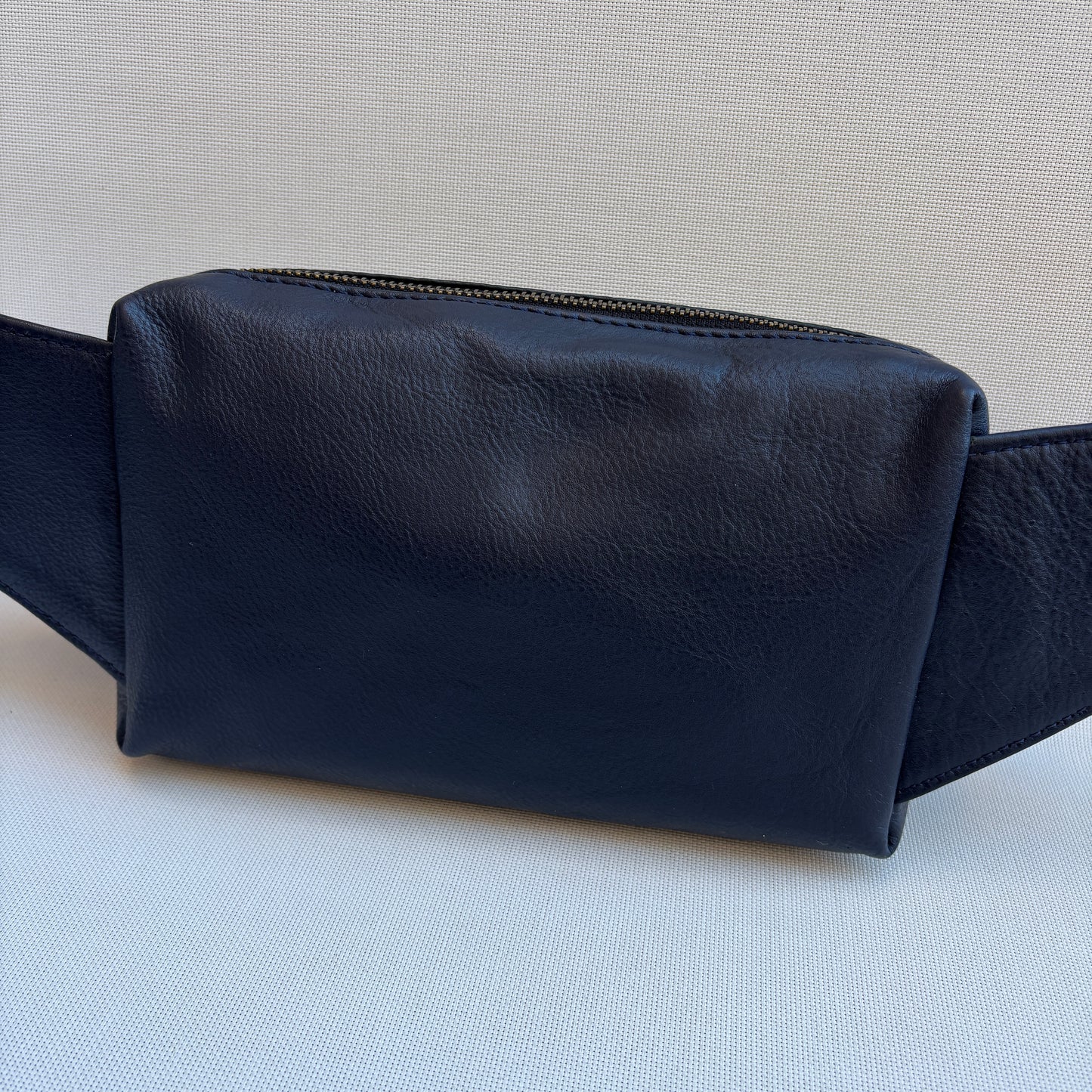 Riñonera Urban Classic · Azul Marino · Piel · Pieza Exclusiva Núm. 18361