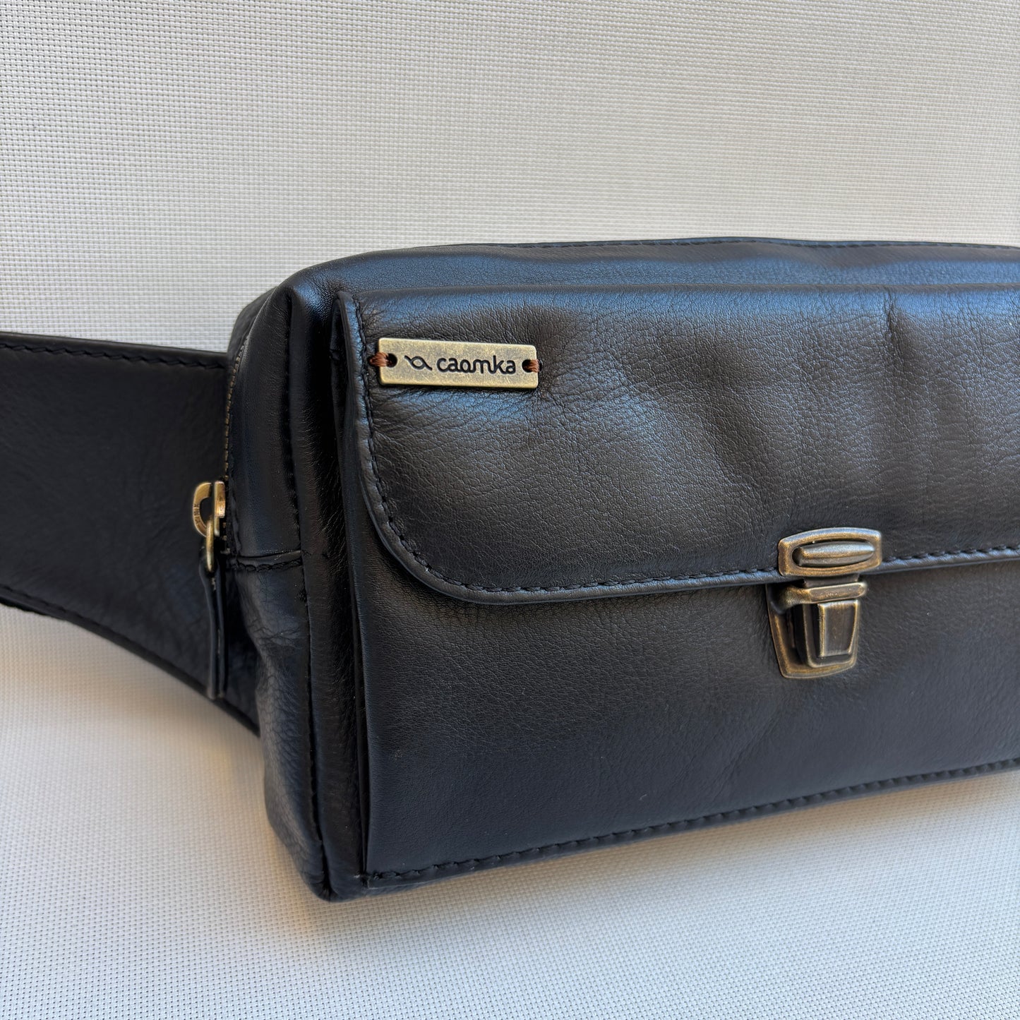 Riñonera Urban Classic · Negro · Piel · Pieza Exclusiva Núm. 18362