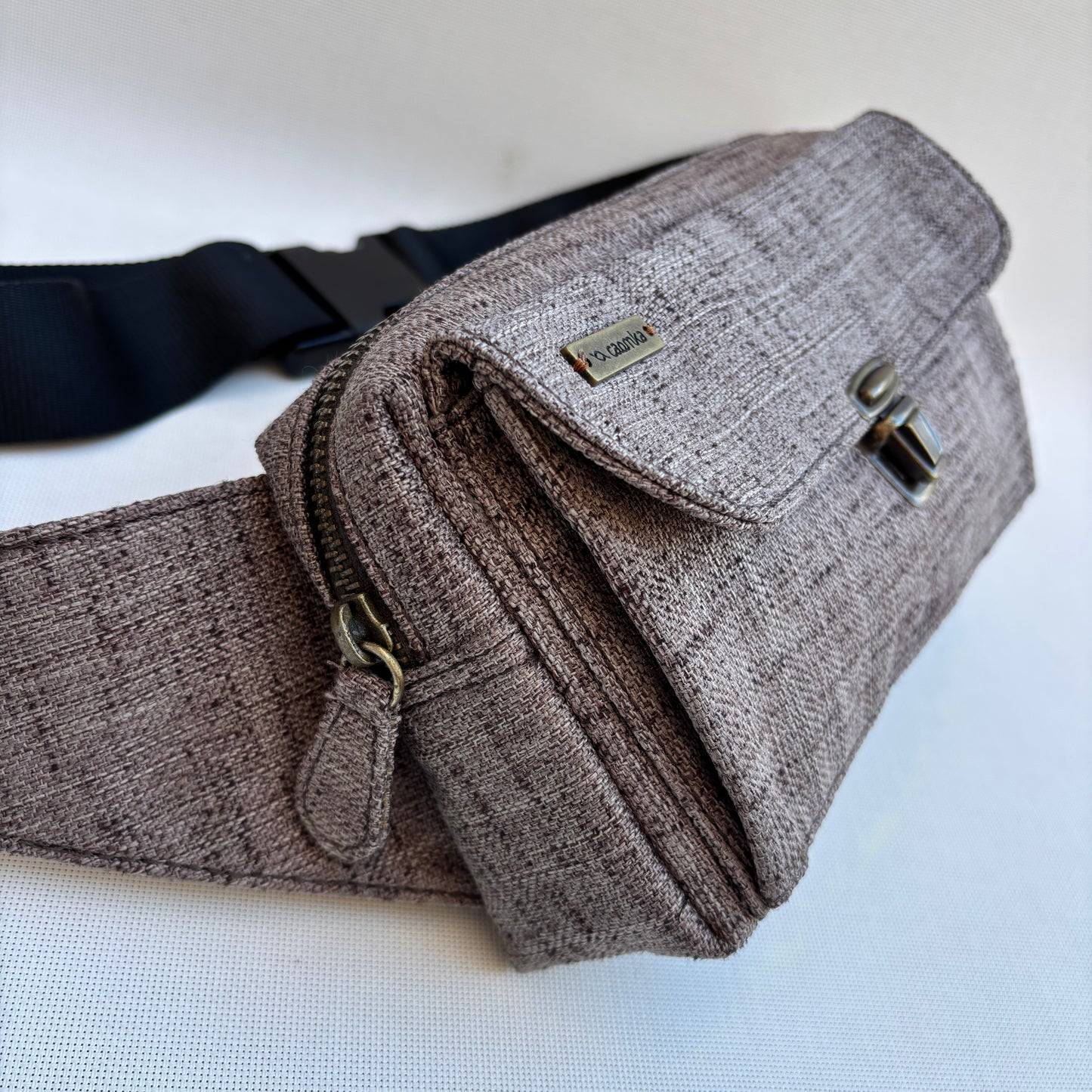 Riñonera Urban · MARRÓN · Pieza Exclusiva Núm. 18003