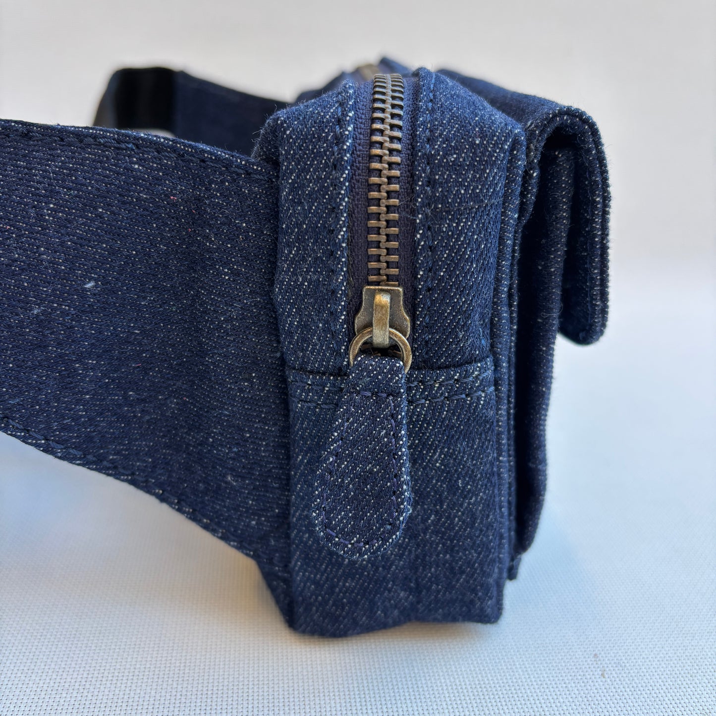 Riñonera Urban Premium · AZUL VAQUERO DENIM · Pieza Exclusiva Núm. 18060