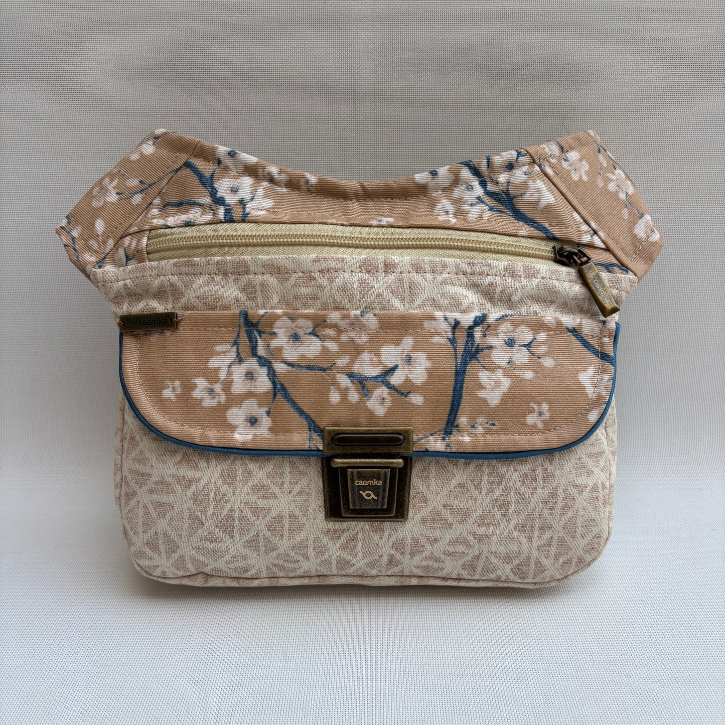Riñonera "Special Geometric Sakura"· Impermeable · Pieza Única Núm. 17722
