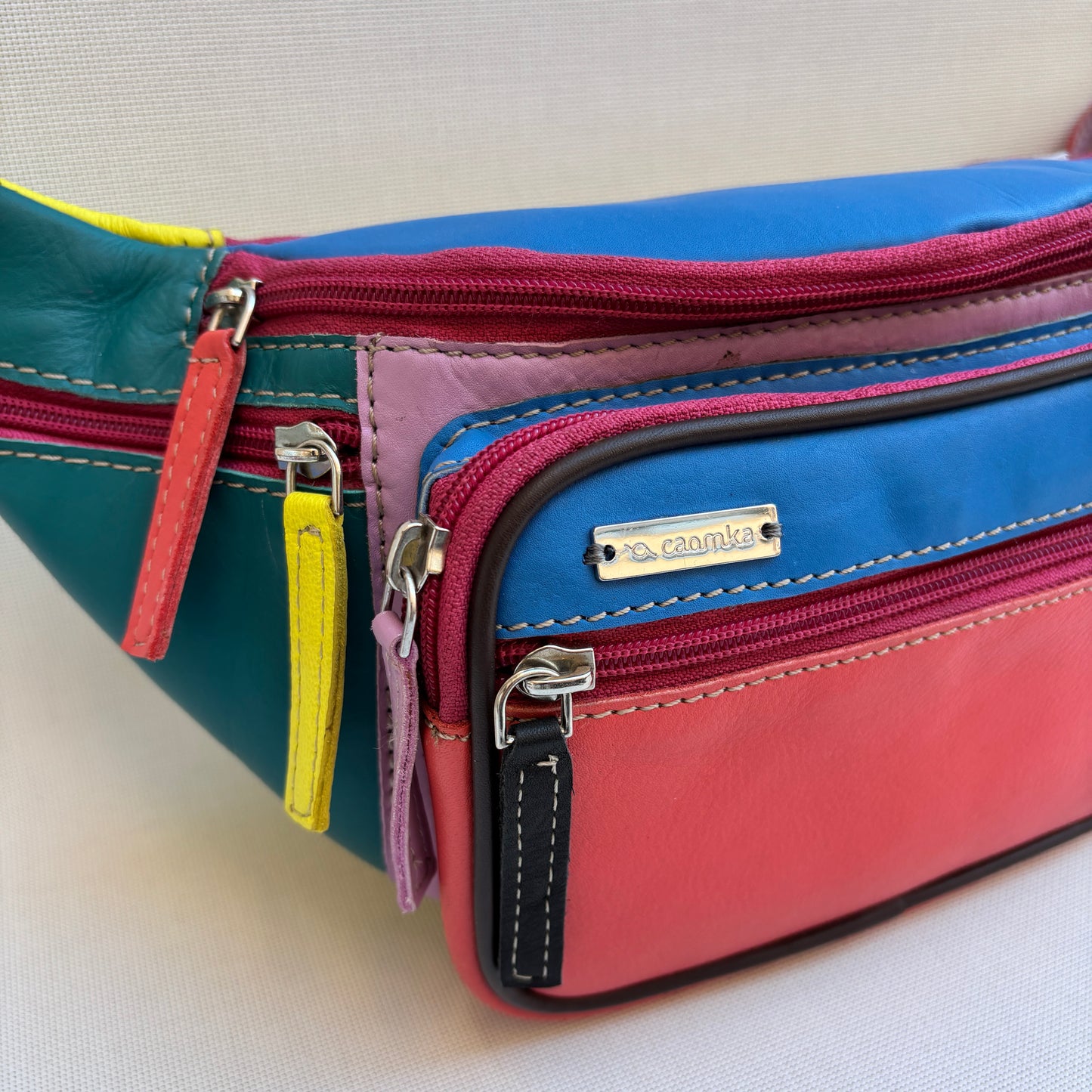 Riñonera RetroChic Happy Colors · Piel · Pieza Única Núm. 18395