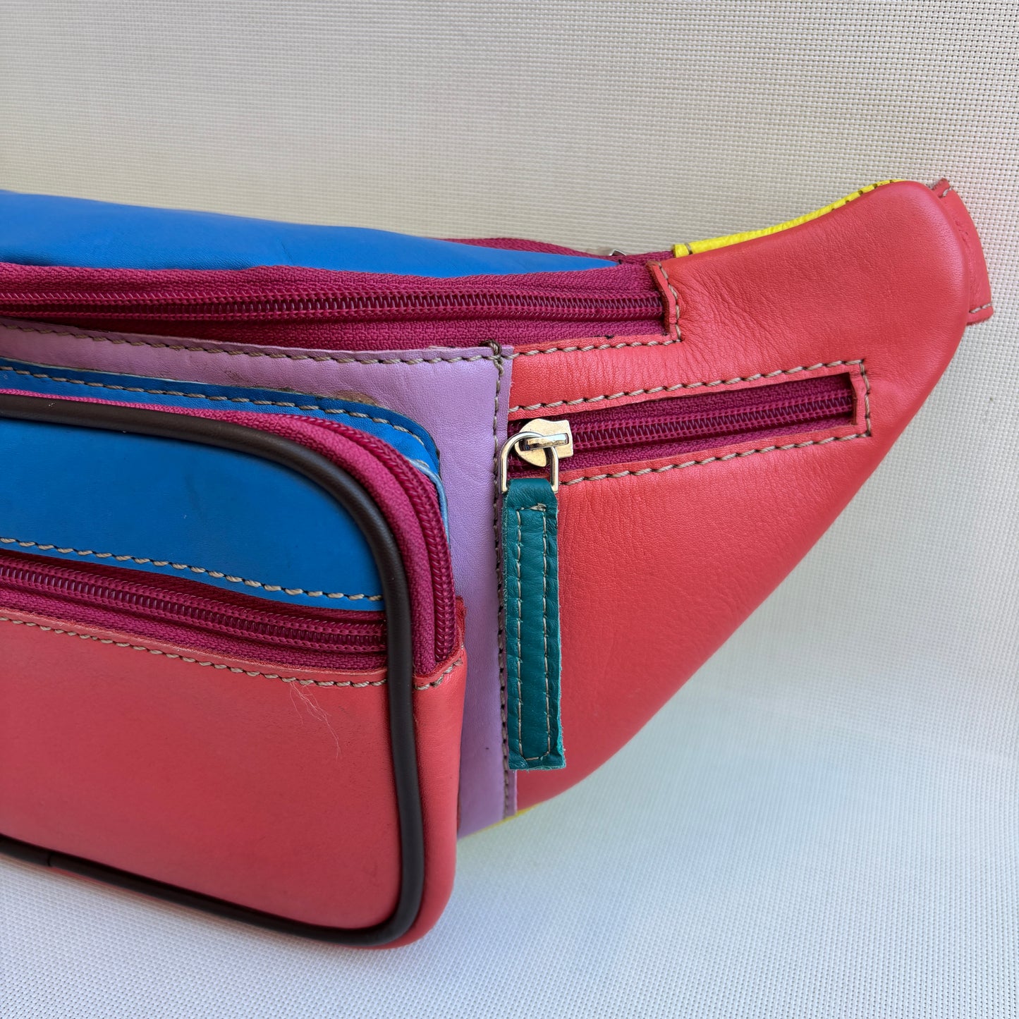 Riñonera RetroChic Happy Colors · Piel · Pieza Única Núm. 18395