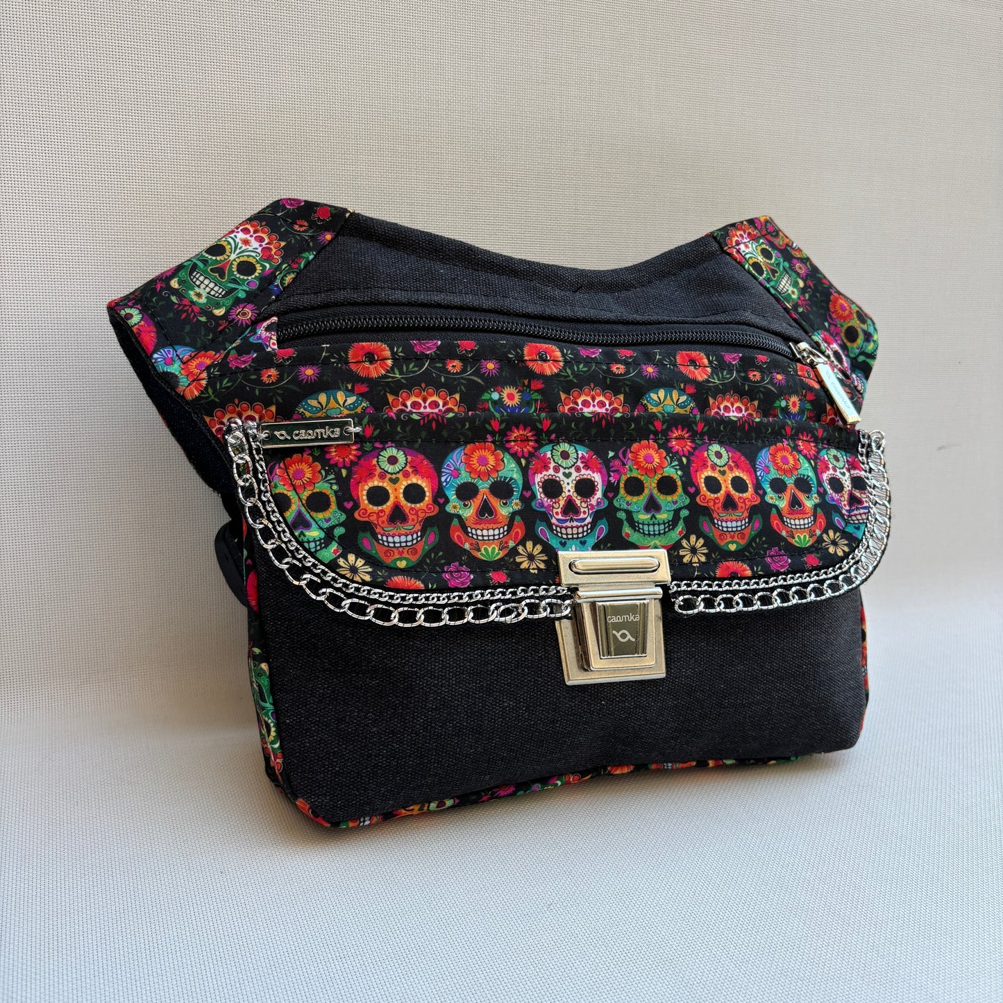 Riñonera "Special Skulls Top" + Bolsillo trasero · Pieza Única Núm. 19266