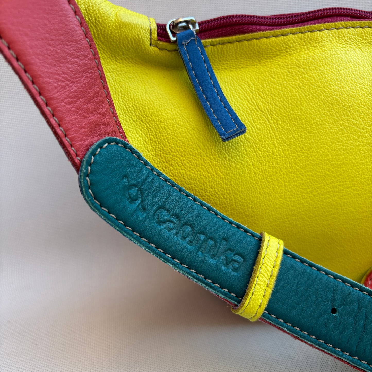 Riñonera RetroChic Happy Colors · Piel · Pieza Única Núm. 18395