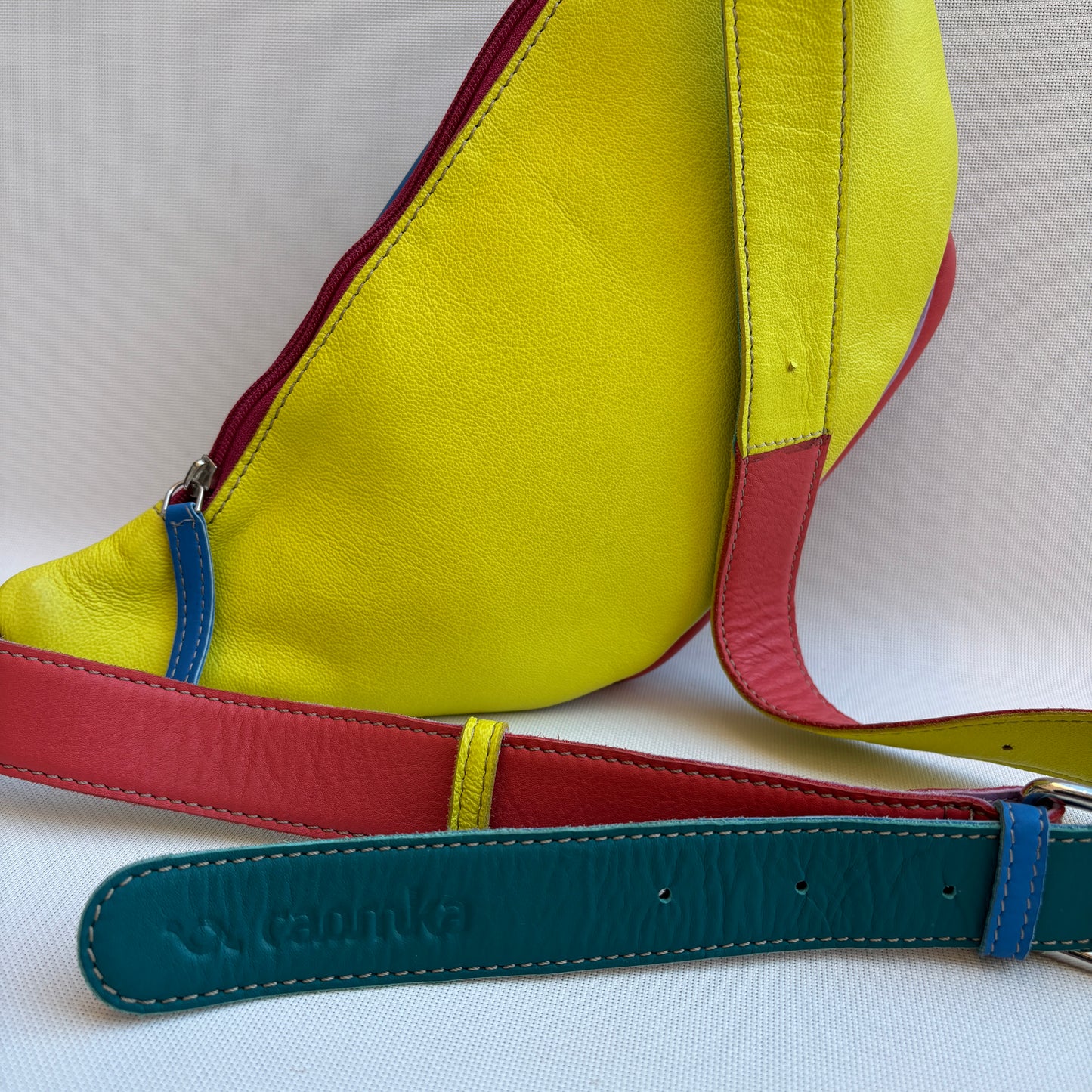 Riñonera RetroChic Happy Colors · Piel · Pieza Única Núm. 18395