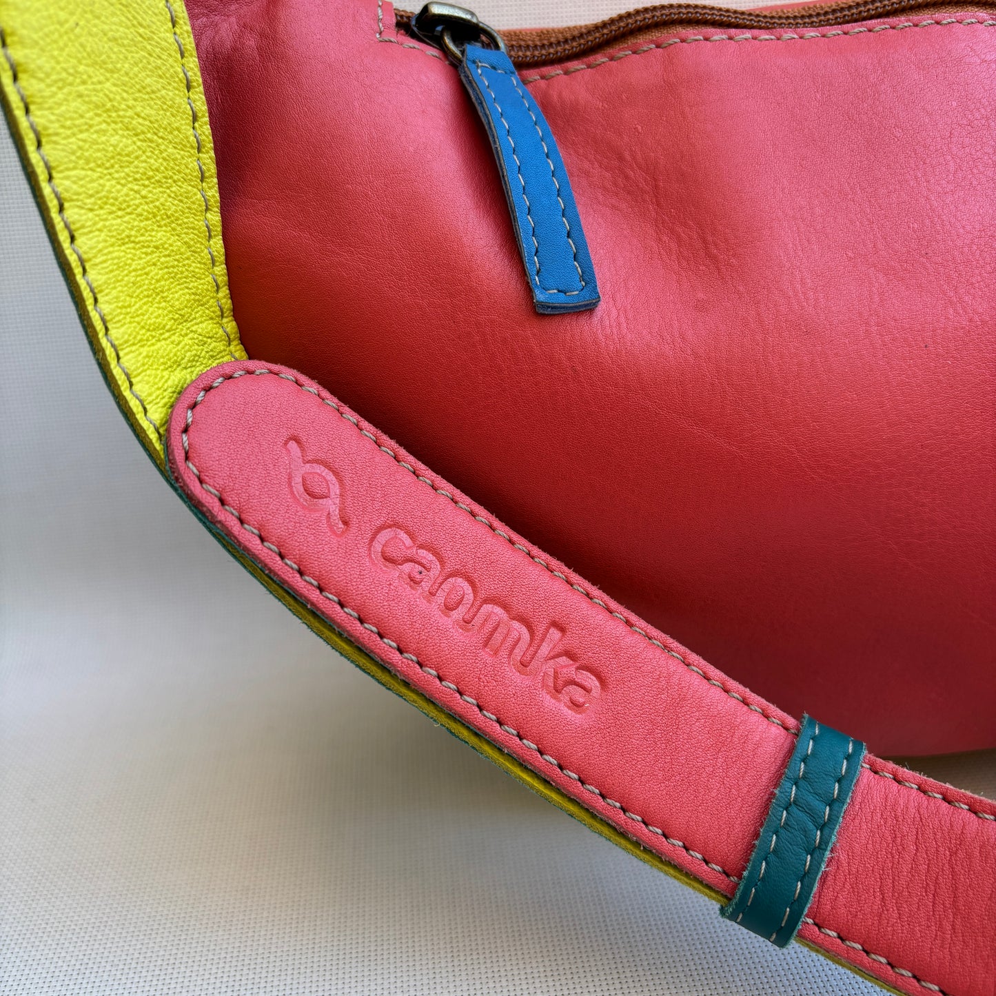 Riñonera RetroChic Happy Colors · Piel · Pieza Única Núm. 18396