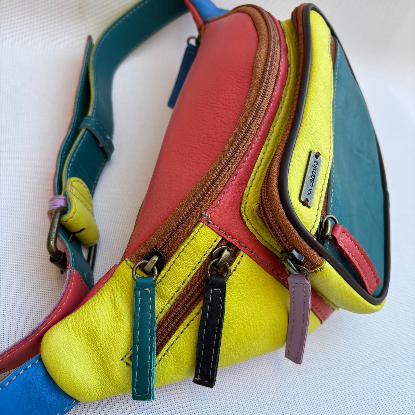 Riñonera RetroChic Happy Colors · Piel · Pieza Única Núm. 18396