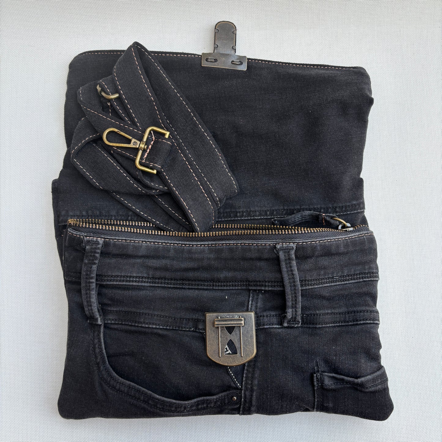 Bolso, bandolera vaquero ♻️ Jeans Recycled ♻️ · Pieza Única Núm. 17733